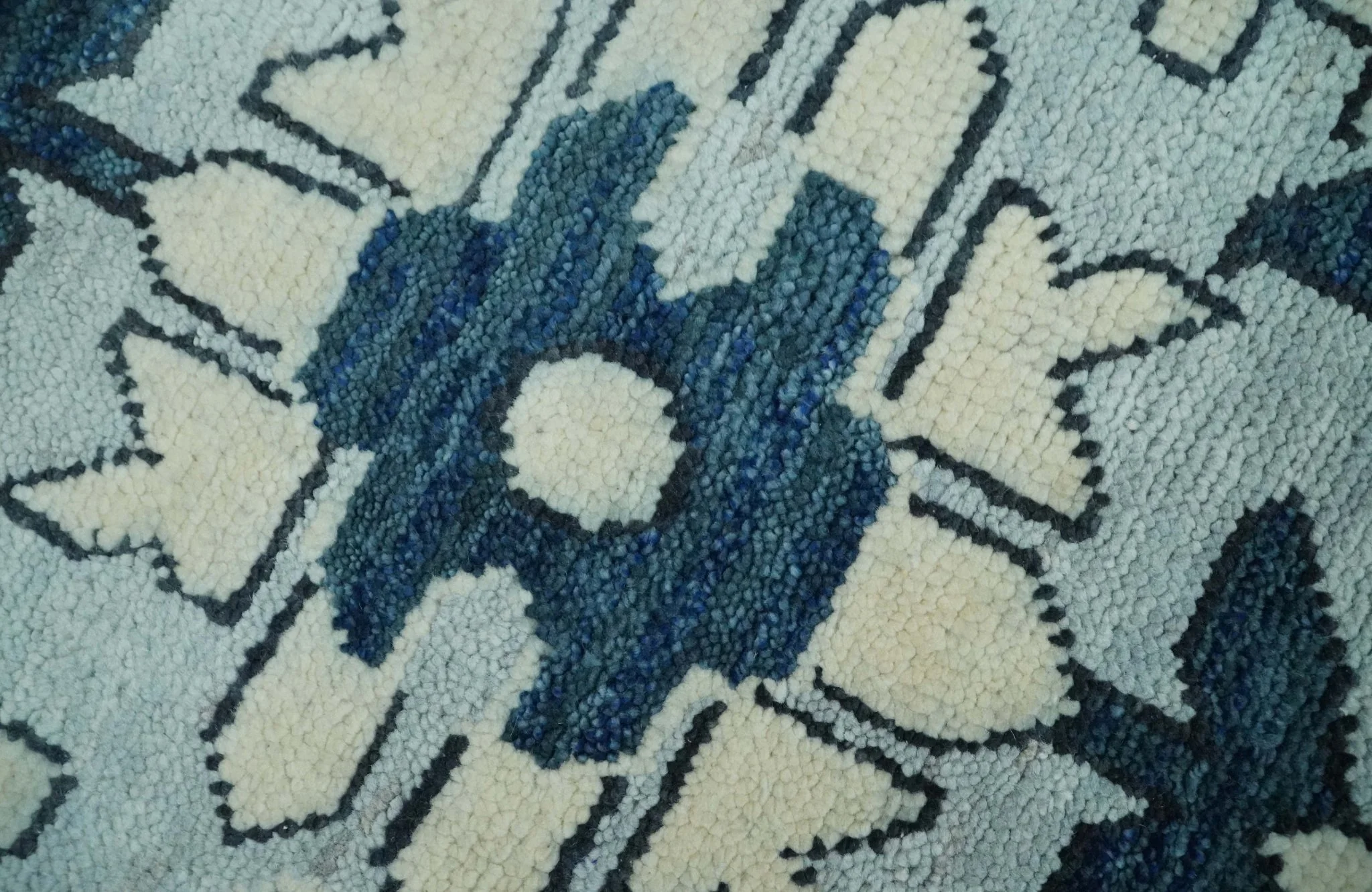 Hand Knotted Antique 8x10 Ivory and Blue Traditional Heriz Serapi Wool Rug | TRDCP859810 - Image 8