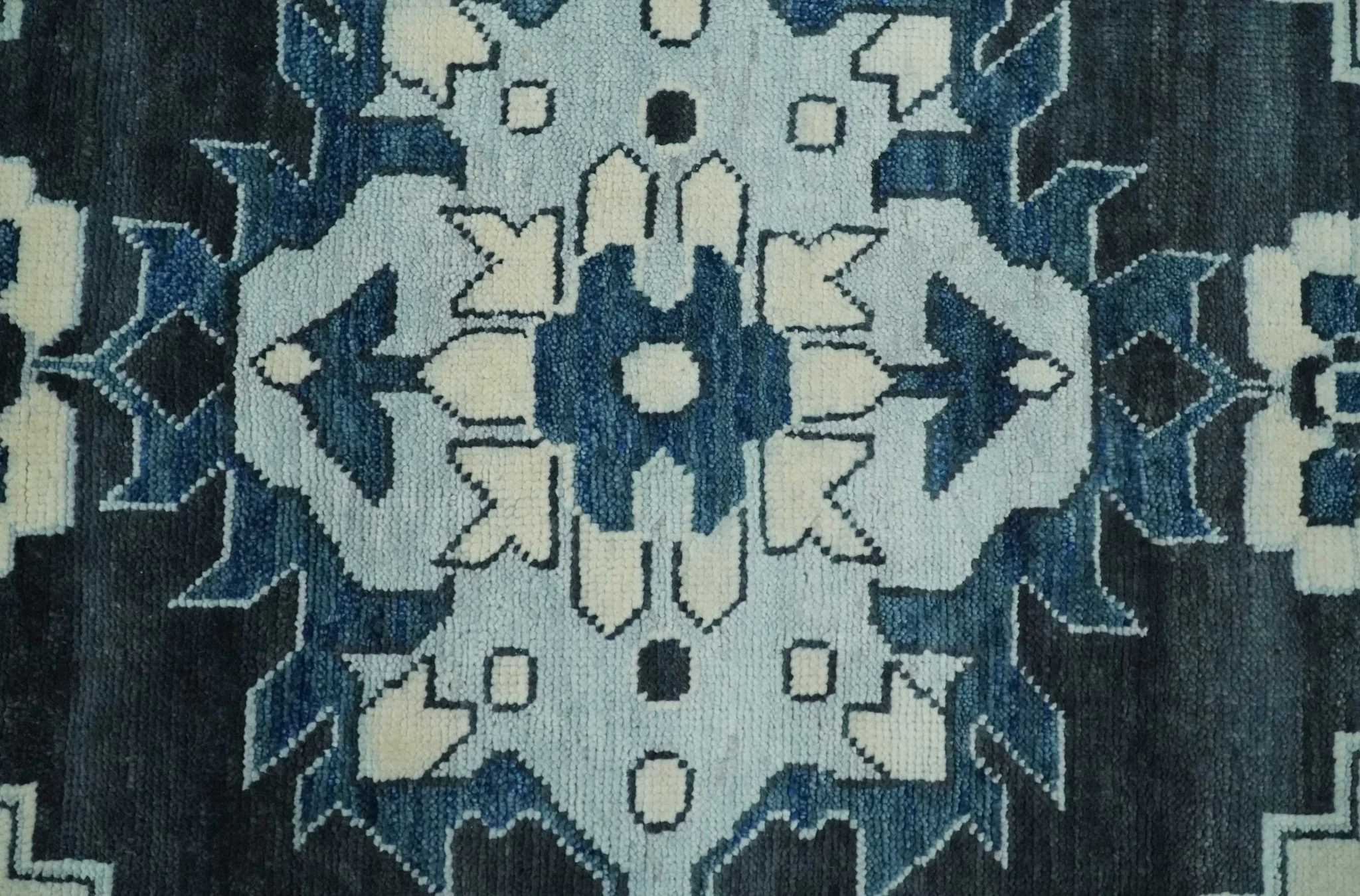 Hand Knotted Antique 8x10 Ivory and Blue Traditional Heriz Serapi Wool Rug | TRDCP859810 - Image 9