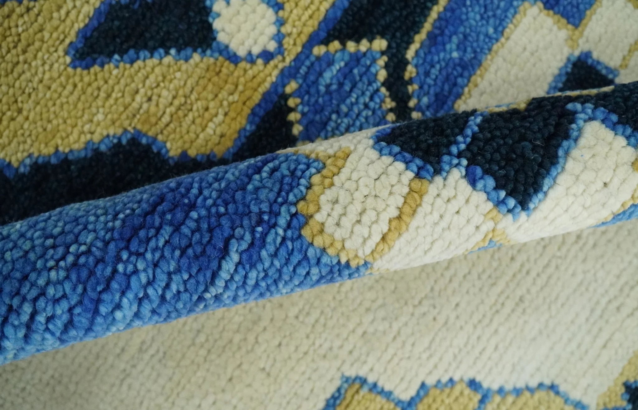 Hand Knotted Antique 8x10 Ivory, Blue and Beige Traditional Heriz Serapi Wool Rug | TRDCP861810 - Image 7