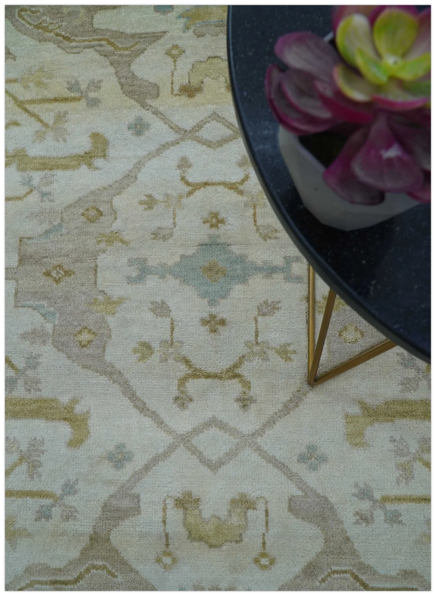 Hand Knotted Beige And Blue Traditional Oushak Design 6x9 Wool Rug - Image 3