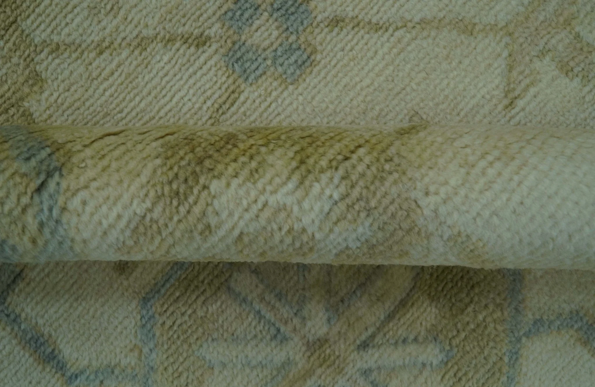 Hand Knotted Ivory And Blue Traditional Oushak Design 8x10 Wool Area Rug - Image 4