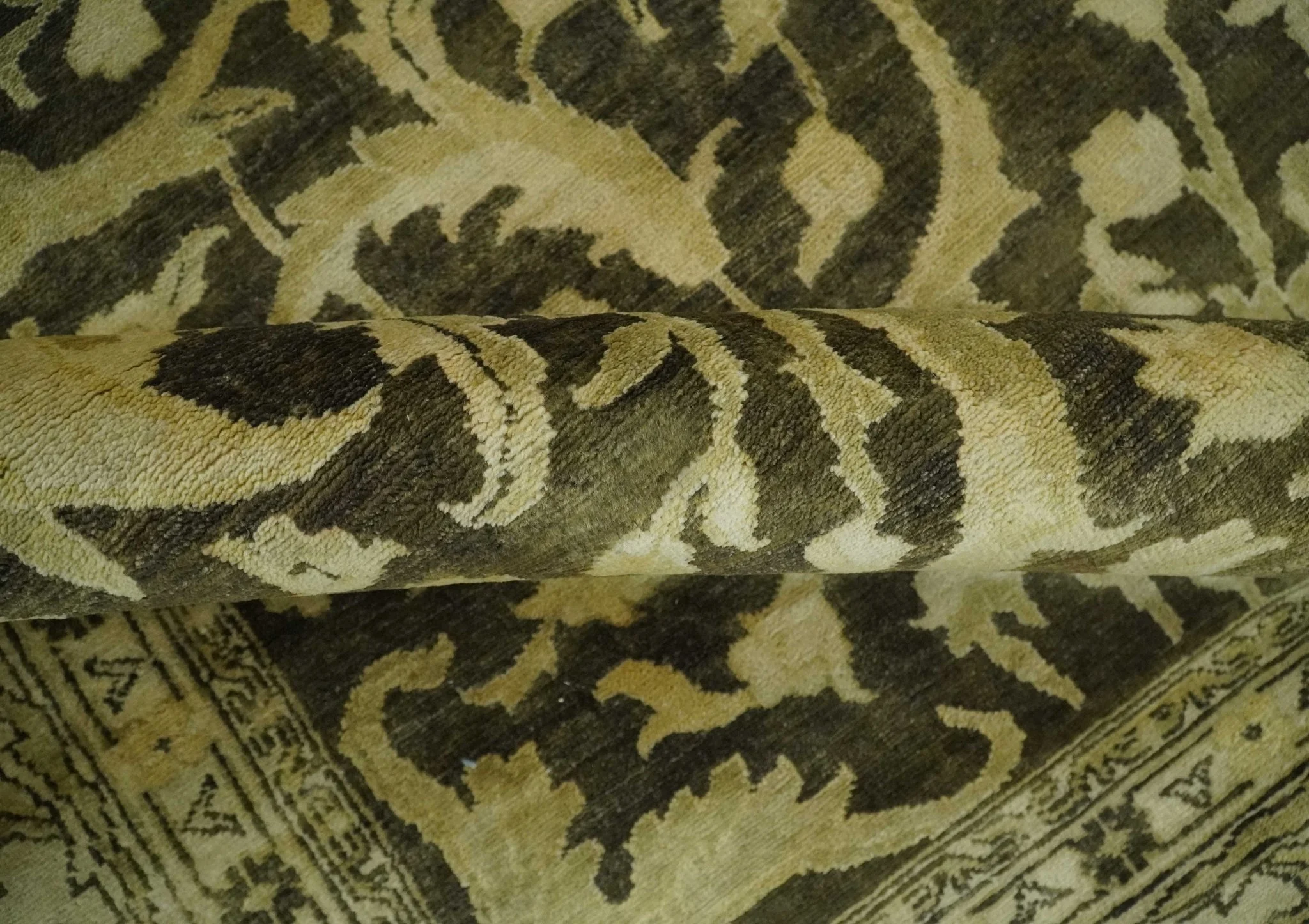 Hand knotted Beige and Olive 10x14 Antique Style Hand knotted Oushak Area Rug - Image 7