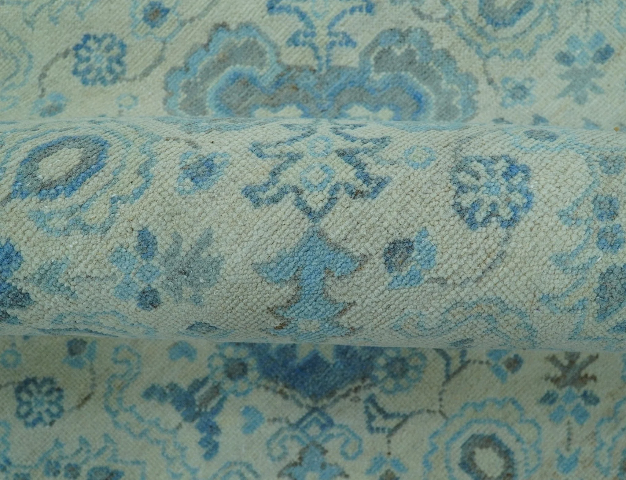Distressed Hand Knotted Blue And Beige Oriental Design 8x10 Wool Area Rug - Image 5