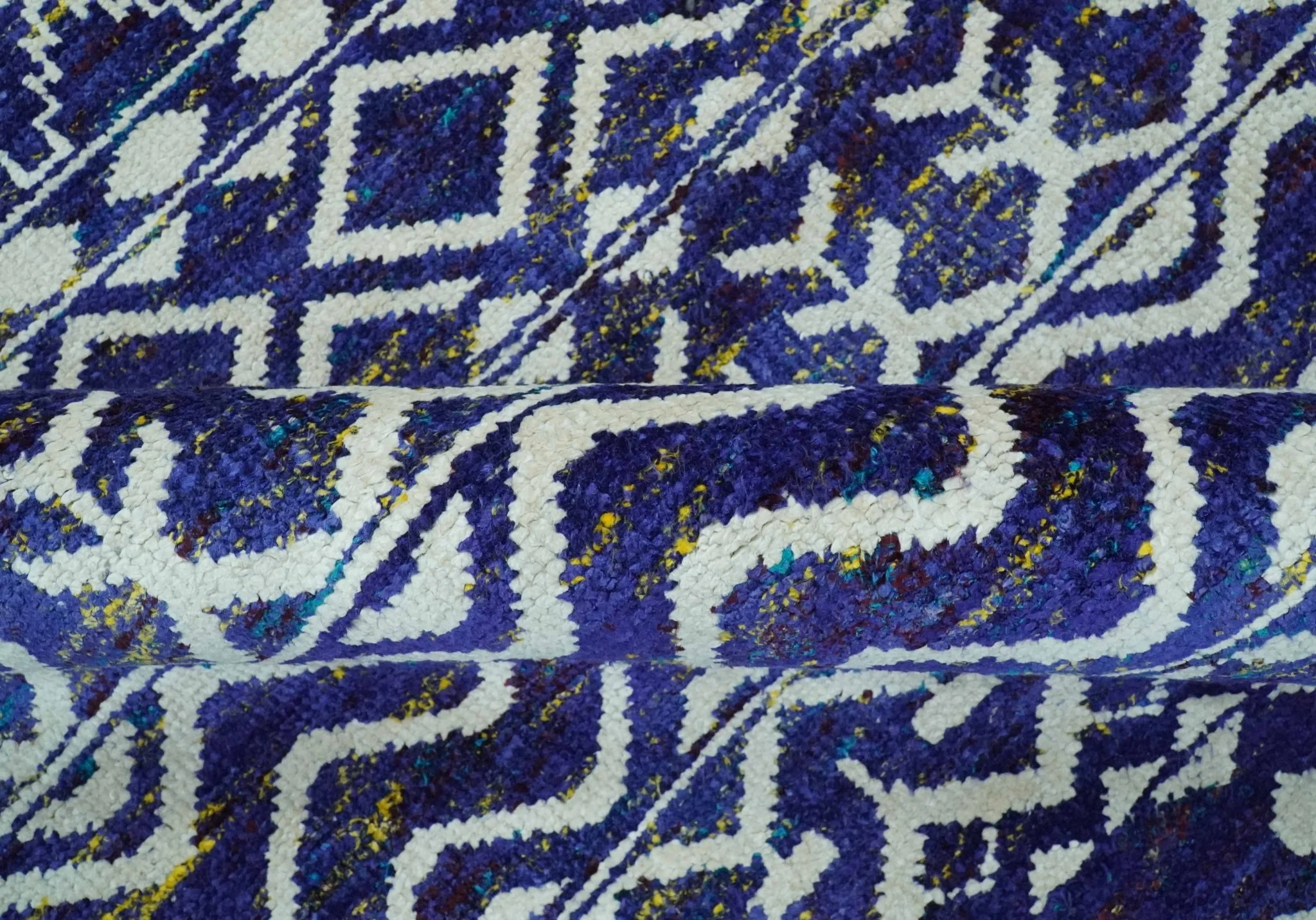 Hand Knotted Blue and Ivory 8x10 Southwestern Tribal Trellis Recycled Art Silk Area Rug - Image 6