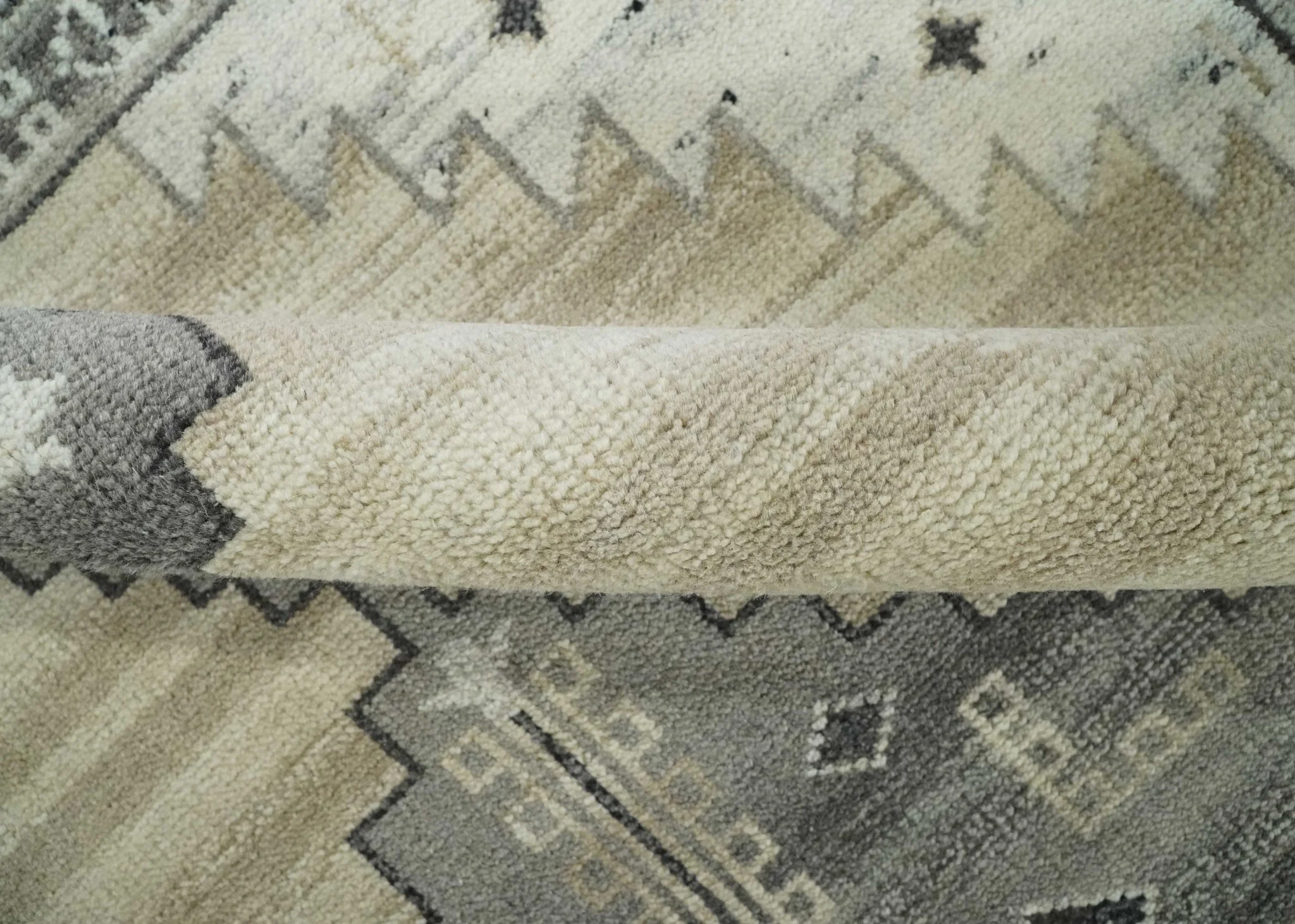 All Natural Wool Hand Knotted Gray , Beige and Ivory Traditional Heriz Serapi Multi Size wool Area Rug, Kids, Living Room and Bedroom Rug - Image 6