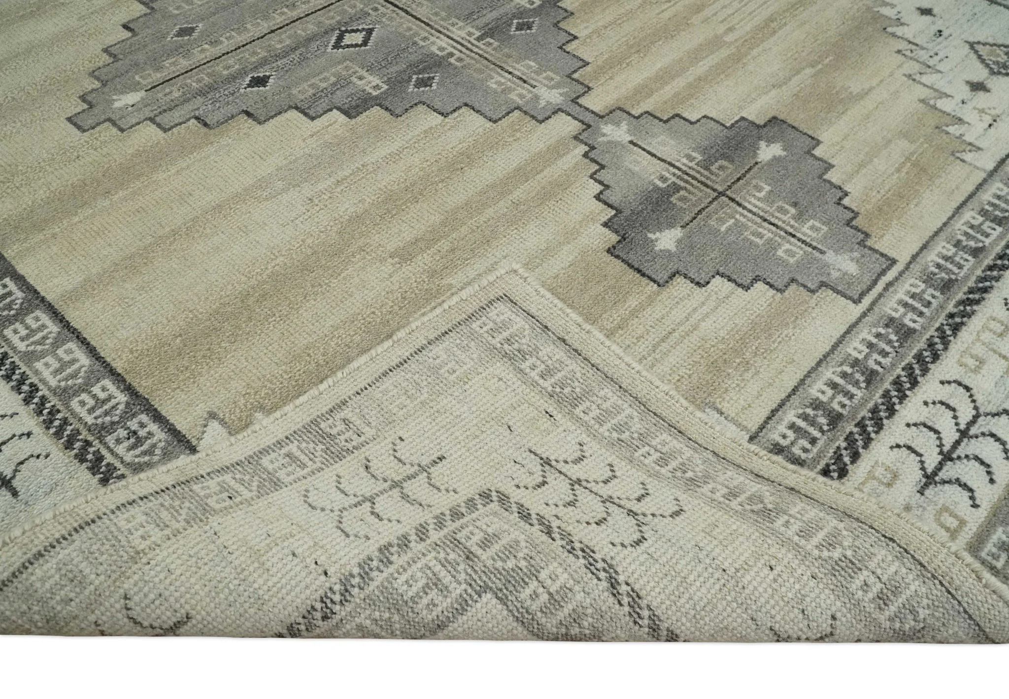 All Natural Wool Hand Knotted Gray , Beige and Ivory Traditional Heriz Serapi Multi Size wool Area Rug, Kids, Living Room and Bedroom Rug - Image 7