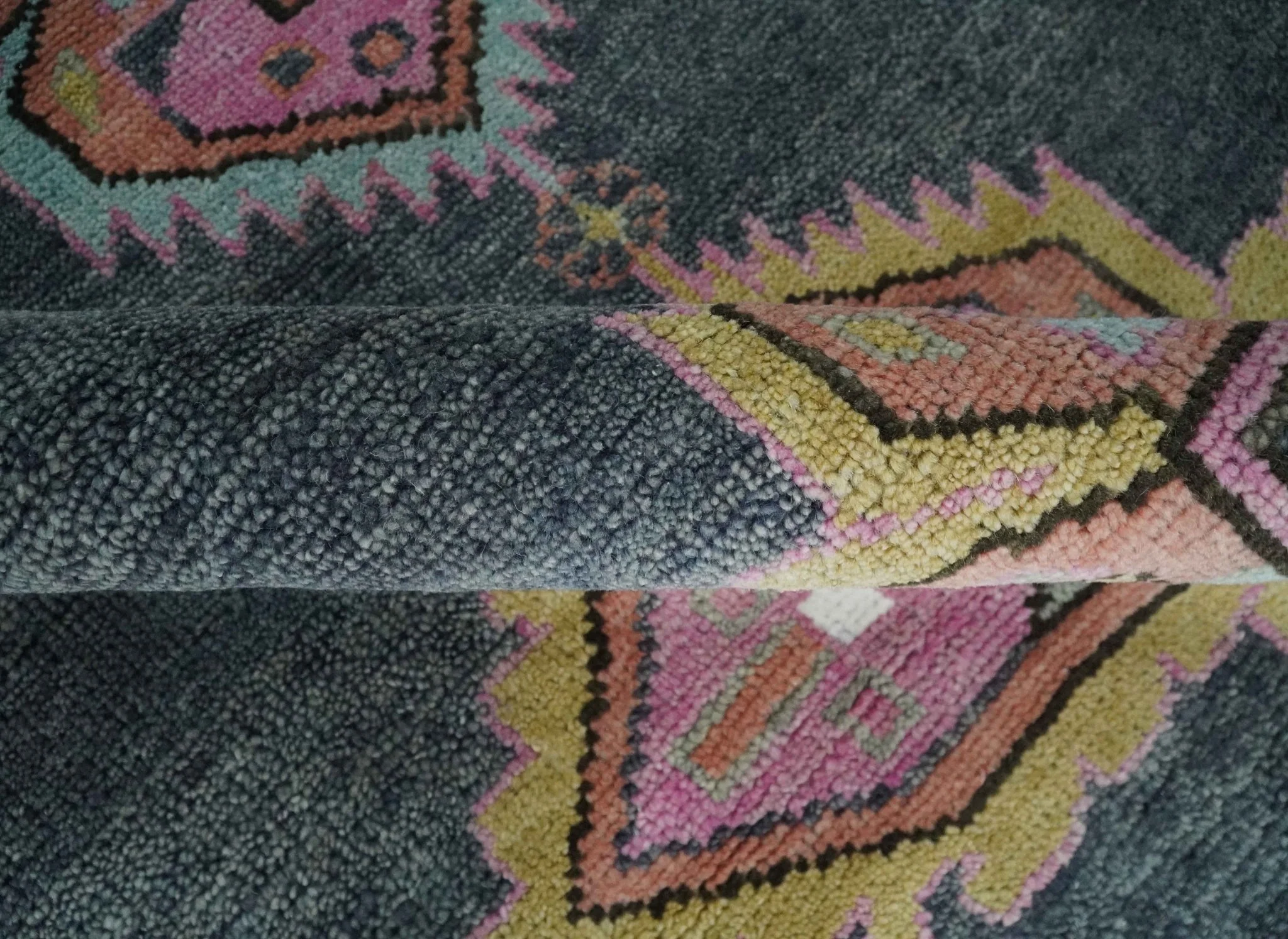 6x9 and 8x10 Hand Knotted Gray, Silver and Pink Traditional Wool Area Rug - Image 6