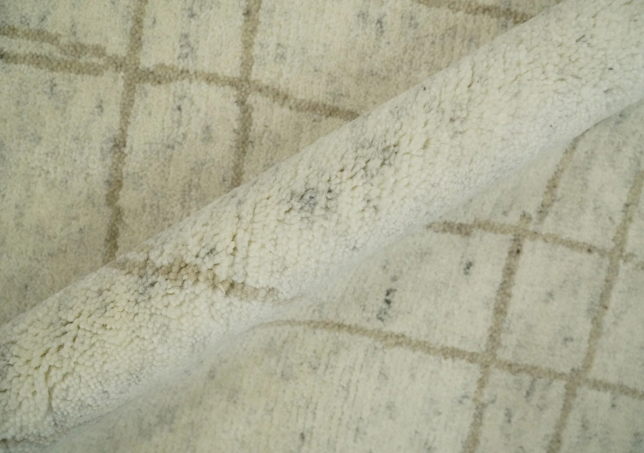 Hand Knotted Ivory and Beige 8x10 Trellis Moroccan Rug Made with Fine Wool | TRDCP645810 - Image 7