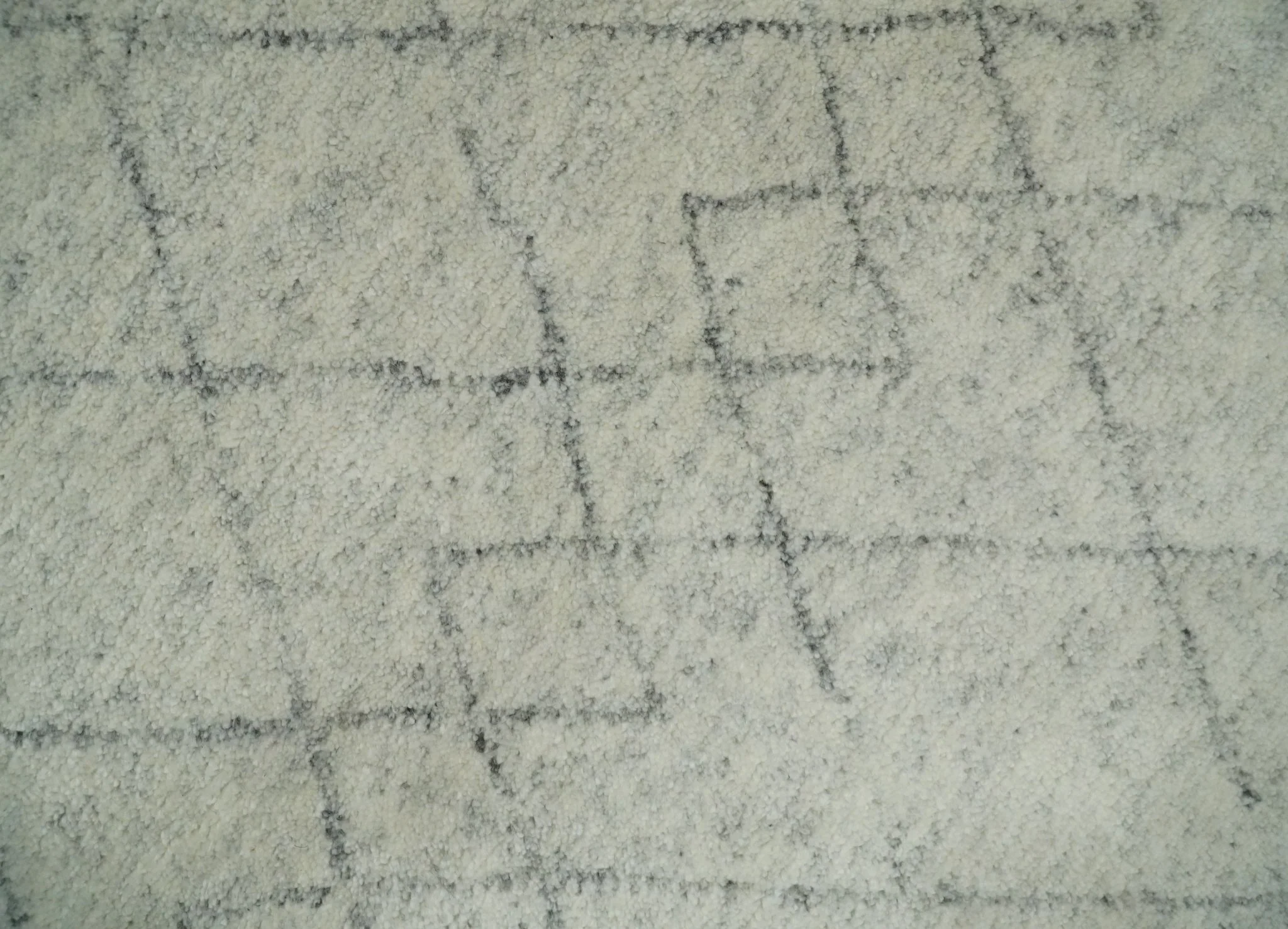 Hand Knotted Ivory and Charcoal 9x12 Trellis Moroccan Rug Made with Fine Wool | TRDCP654912 - Image 4