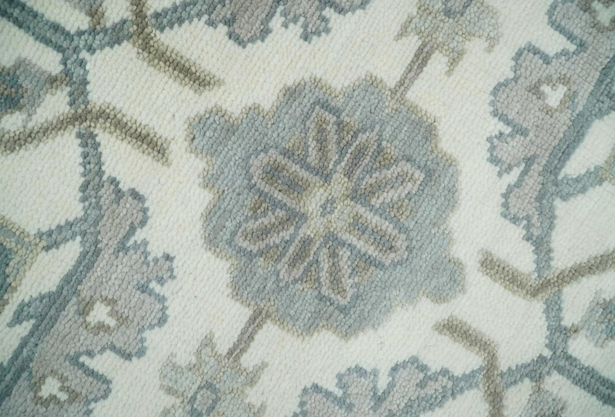 Large Hand Knotted Ivory and Silver 9x12 Oriental Oushak Traditional Wool Area Rug - Image 4