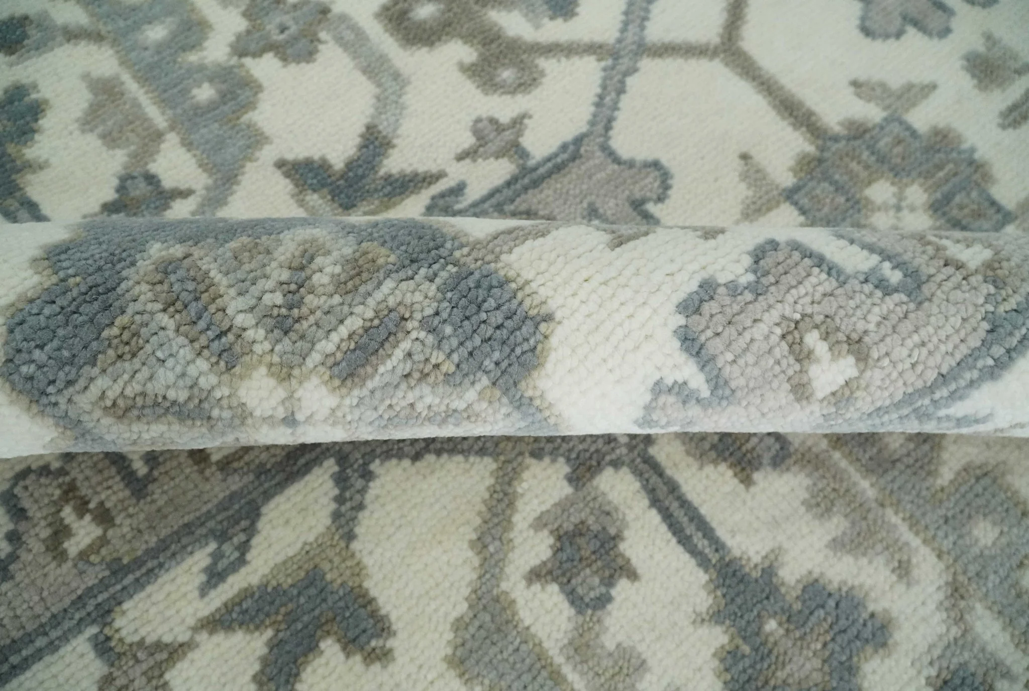 Large Hand Knotted Ivory and Silver 9x12 Oriental Oushak Traditional Wool Area Rug - Image 6