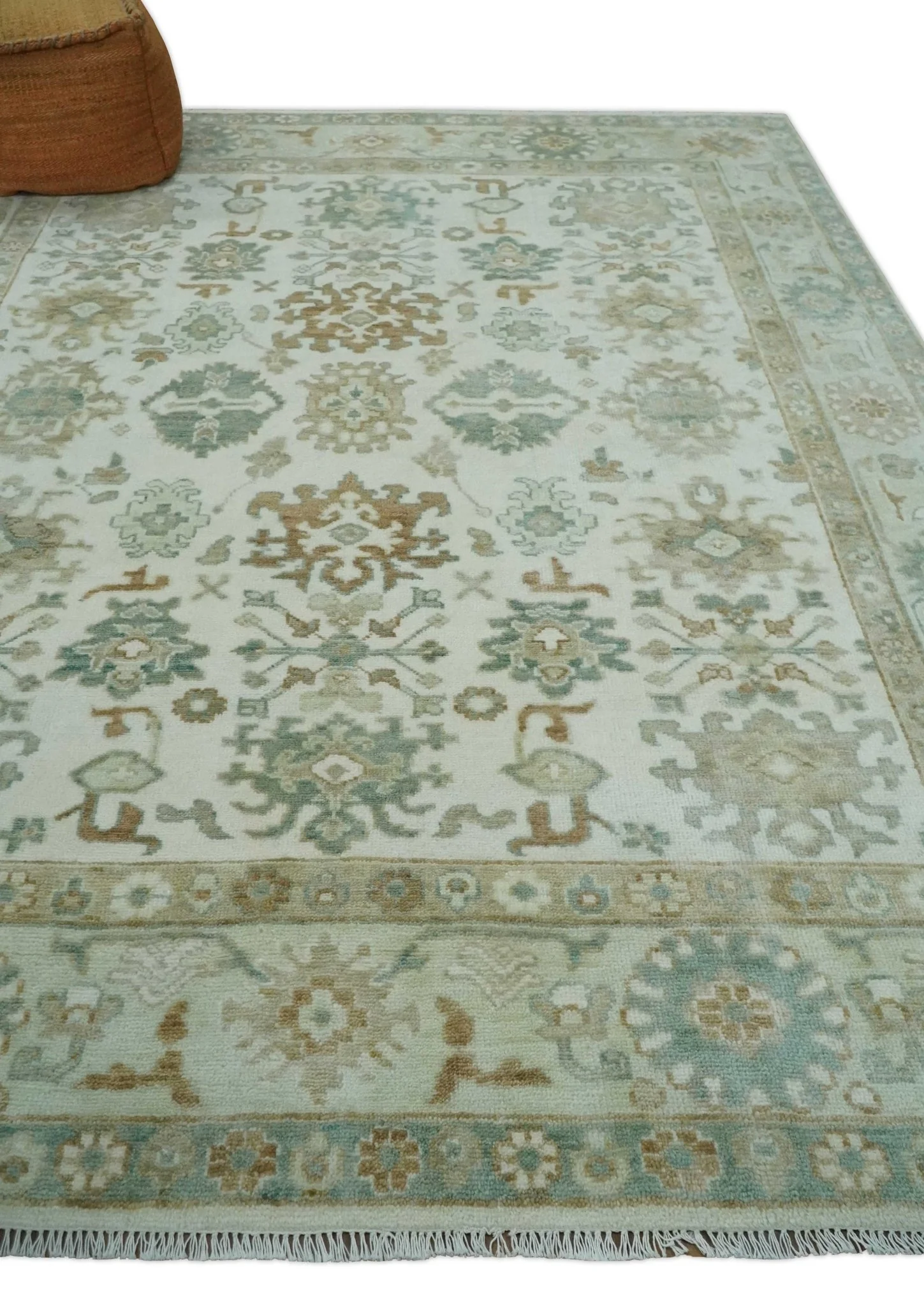 Hand Knotted Ivory and Silver 8x10 Traditional Oushak Wool Area Rug - Image 3