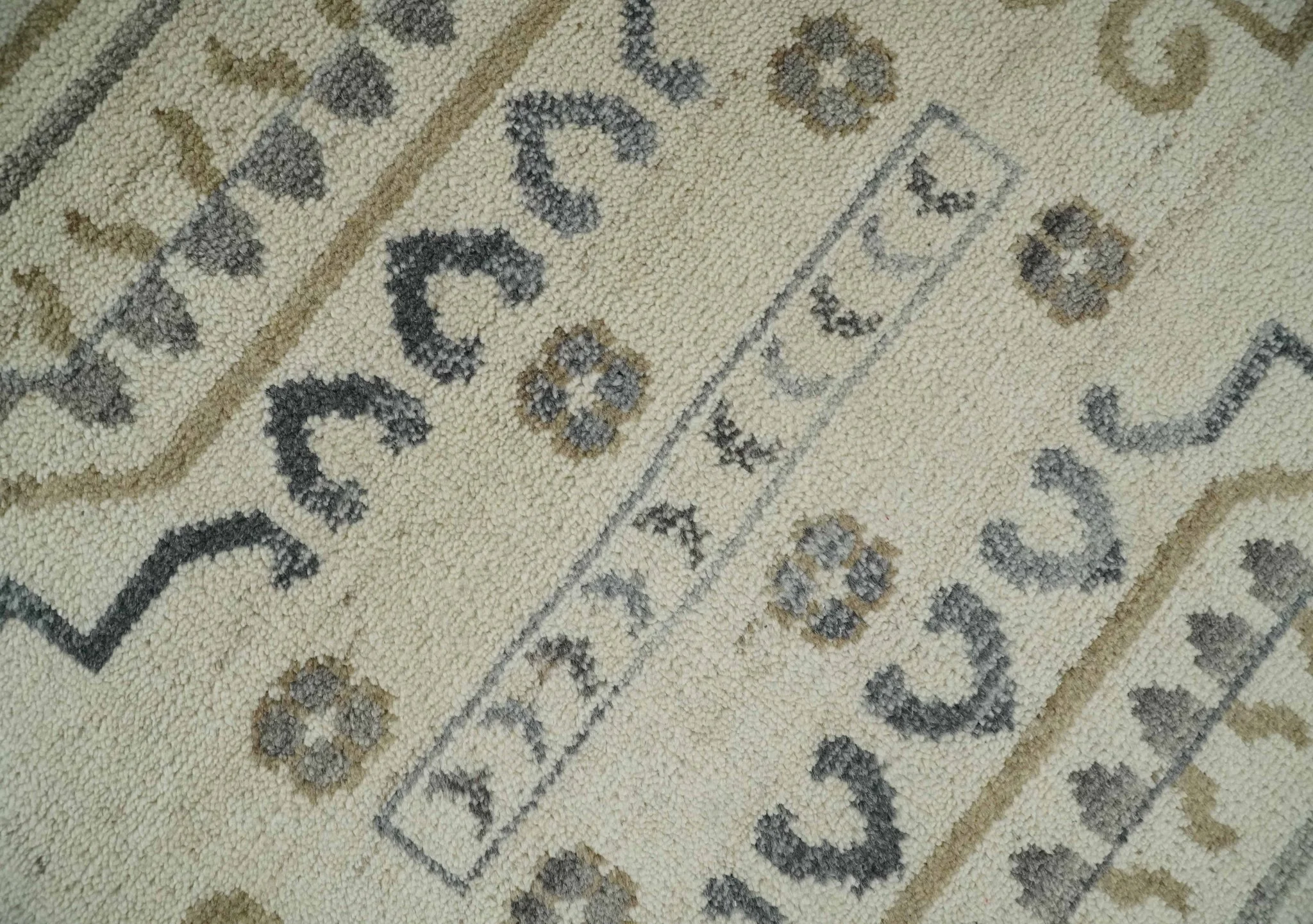 Hand Knotted Ivory, Gray and Beige Traditional Medallion Natural Wool Custom Made Area Rug, Kids, Living Room and Bedroom Rug - Image 4