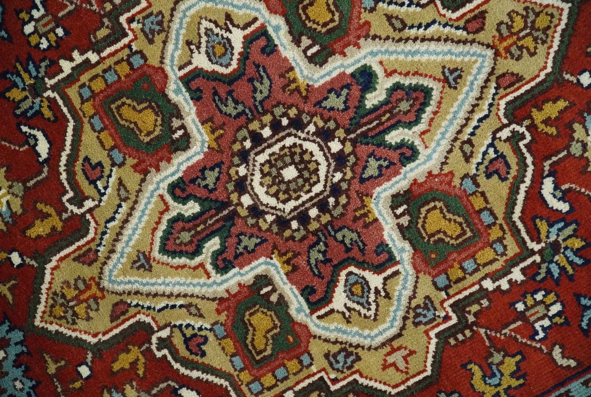 Hand knotted 5x8 Mustard, Brown and Ivory Traditional Heriz Serapi wool area rug - Image 4