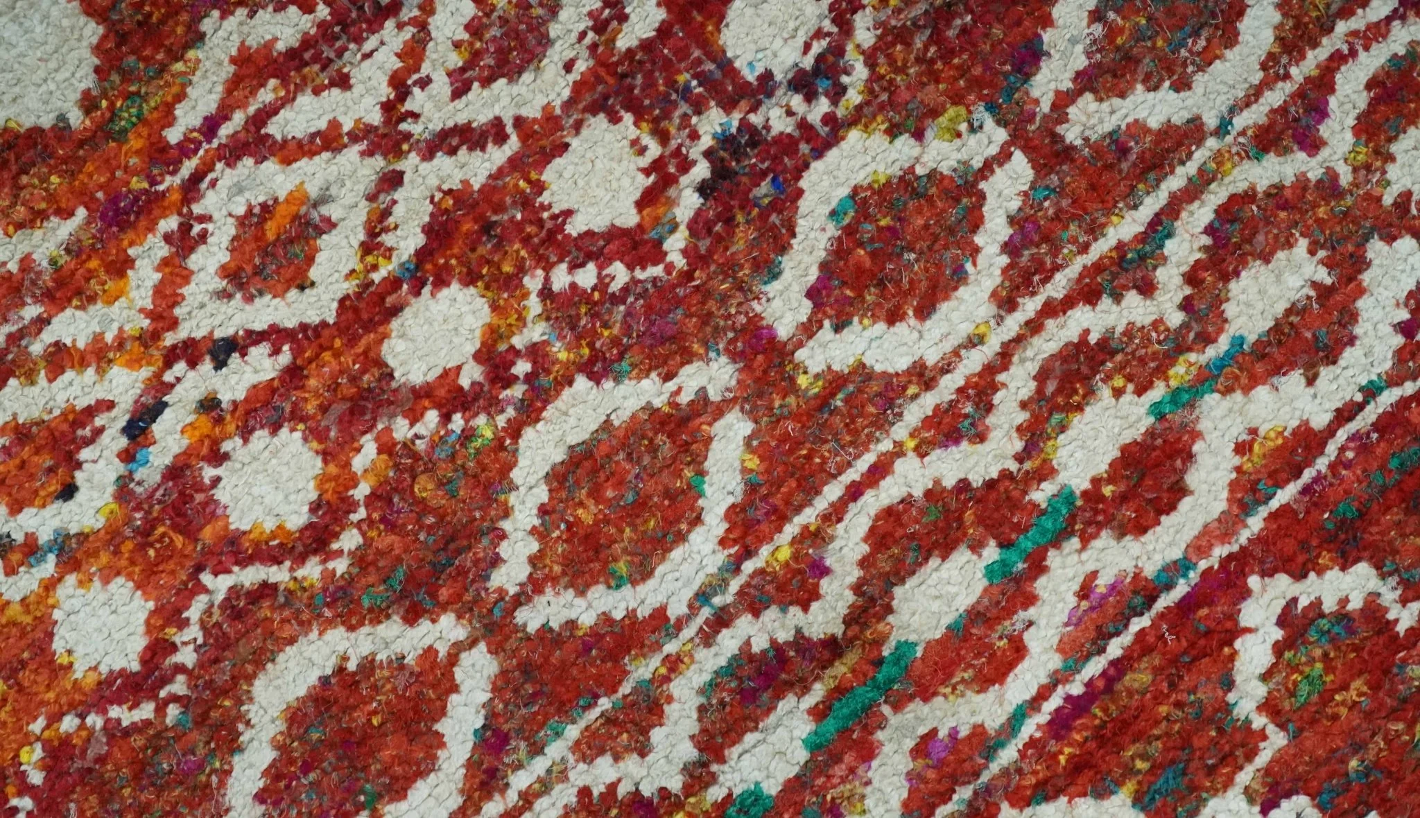 Hand Knotted Rust and Ivory Contemporary Southwestern Tribal Trellis Recycled Silk Rug - Image 4