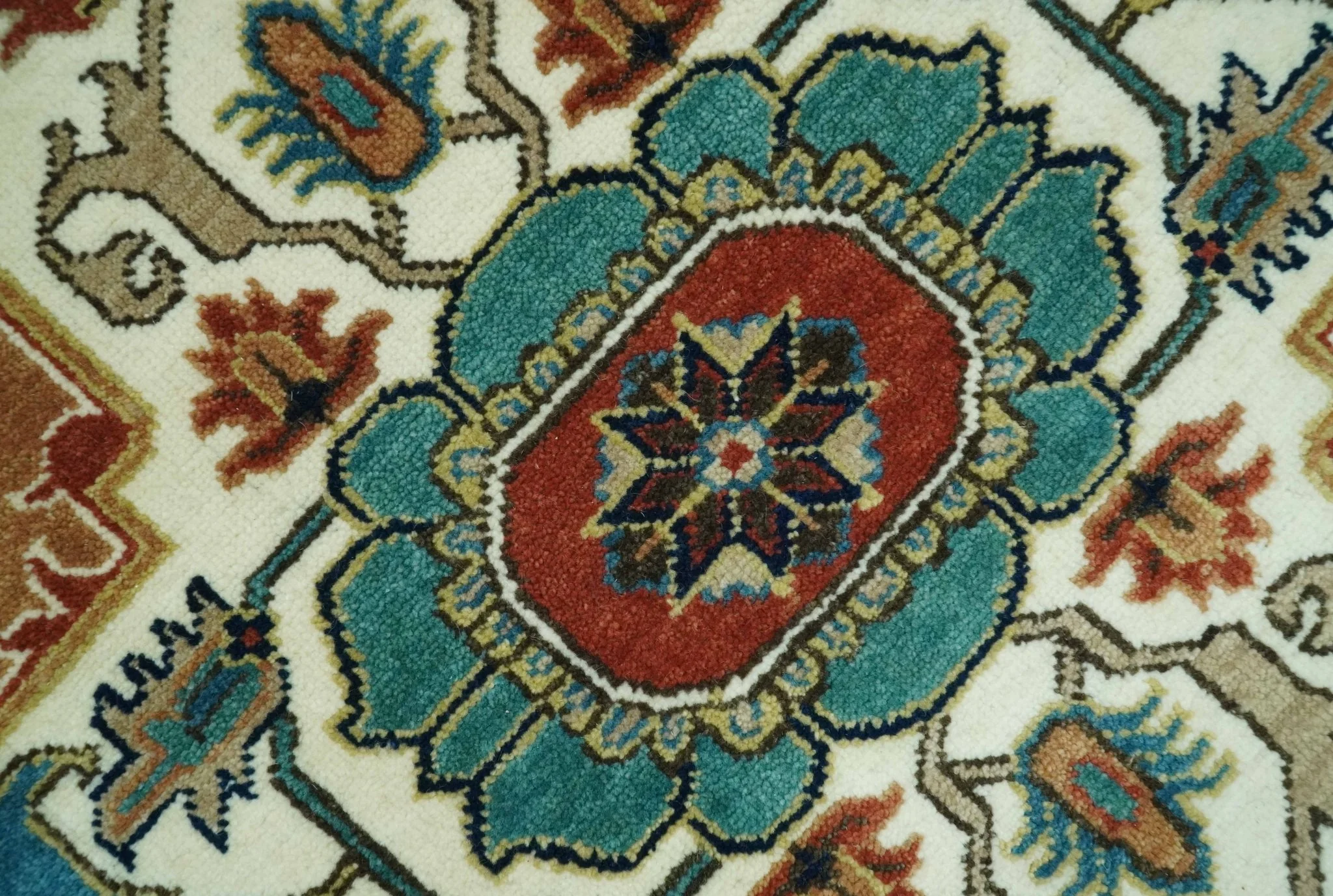 Premium look Fine Hand Knotted Rust, Ivory and Beige Traditional Heriz 8x10 wool rug - Image 4