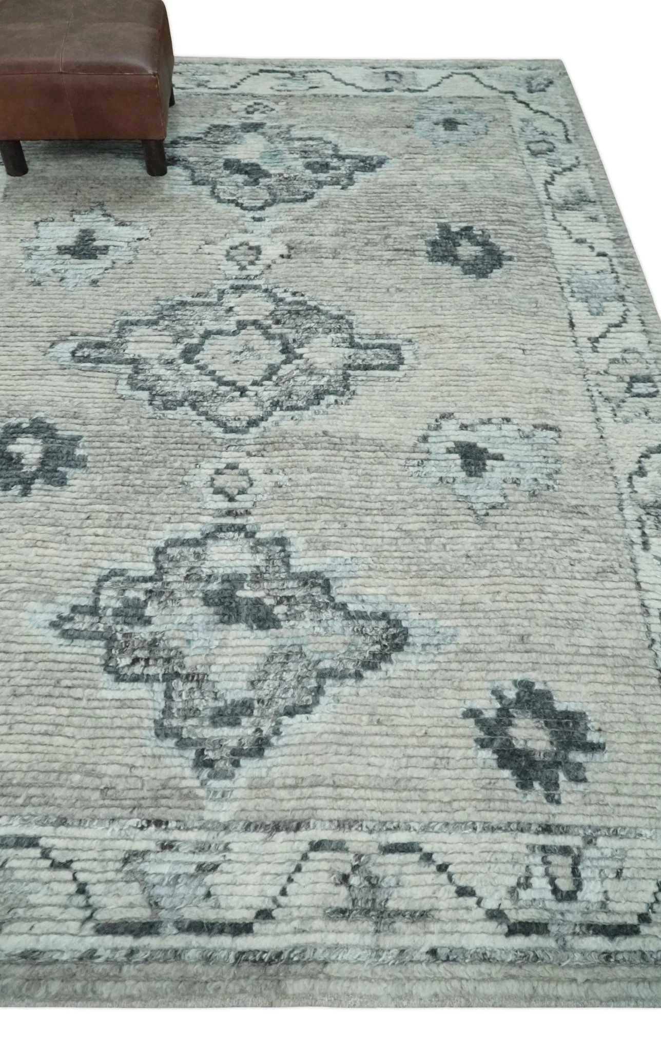 Hand Knotted Silver and Charcoal Traditional with Blended Custom Made Wool Rug - Image 3