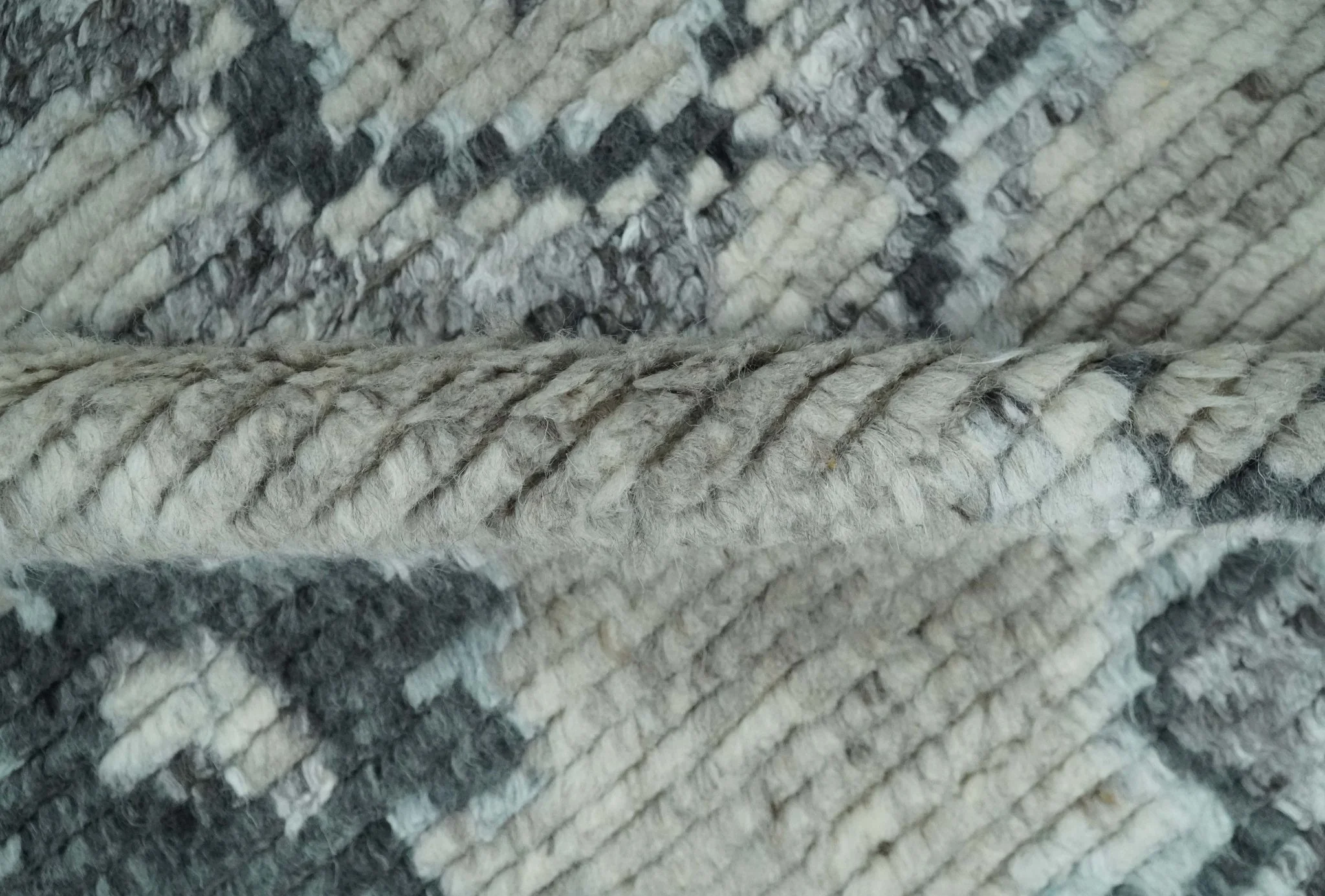 Hand Knotted Silver and Charcoal Traditional with Blended Custom Made Wool Rug - Image 6