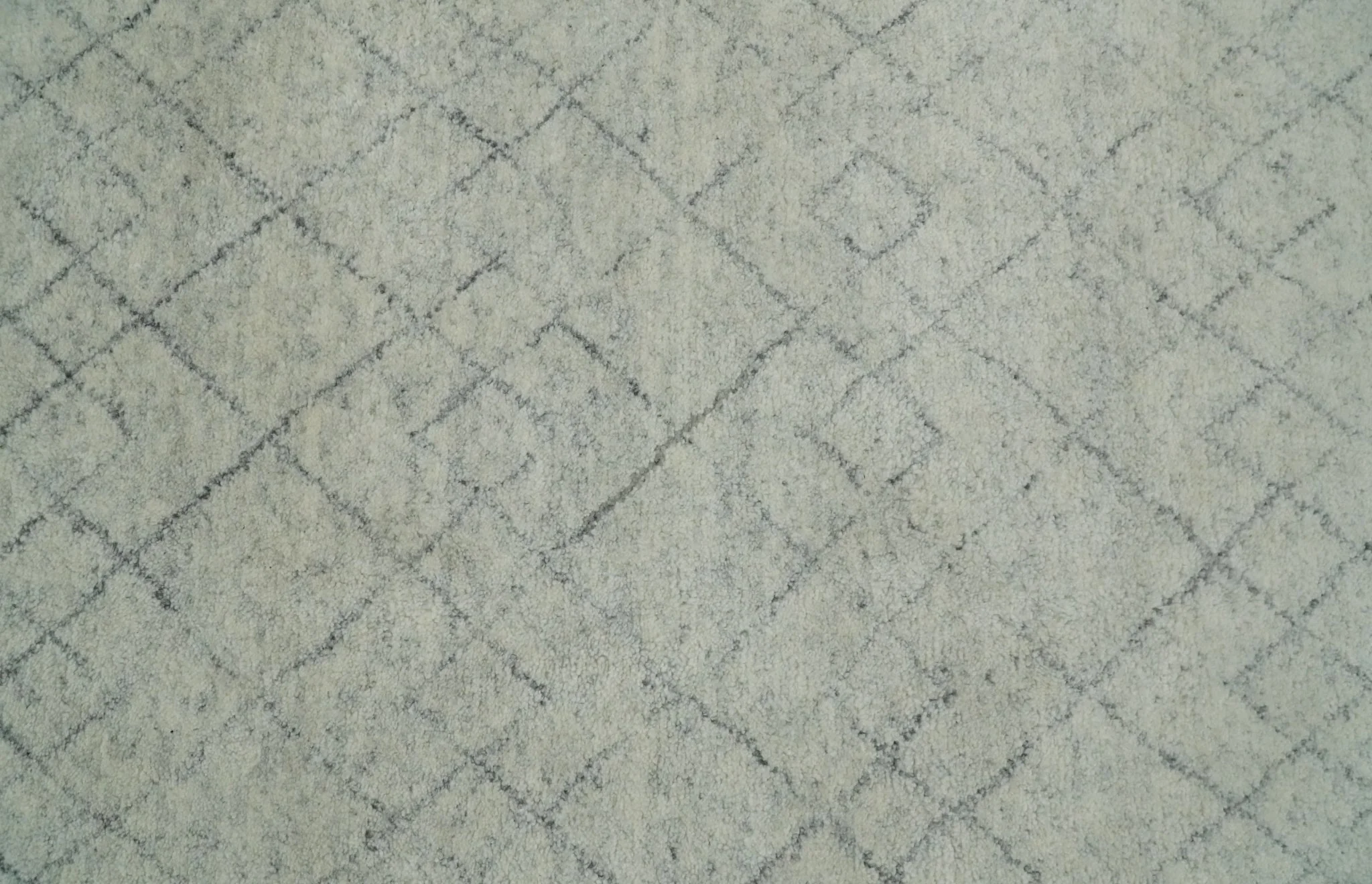 Hand Knotted Silver and Gray 9x12 Trellis Moroccan Rug Made with Fine Wool | TRDCP638912 - Image 5
