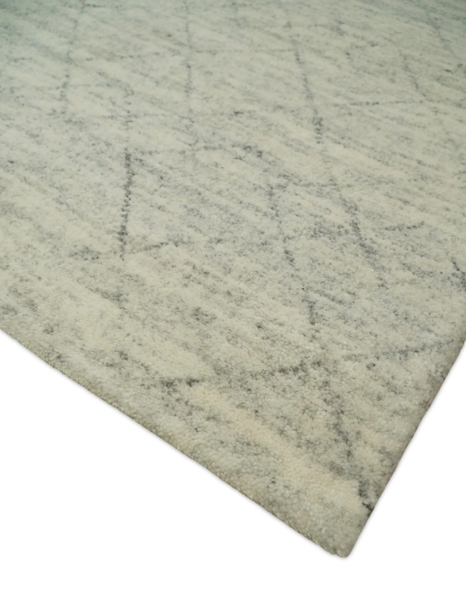 Hand Knotted Silver and Beige 9x12 Trellis Moroccan Rug Made with Fine Wool | TRDCP641912 - Image 5