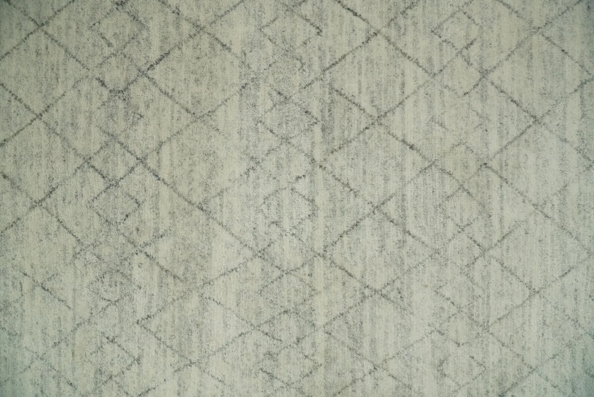 Hand Knotted Silver and Beige 9x12 Trellis Moroccan Rug Made with Fine Wool | TRDCP641912 - Image 8