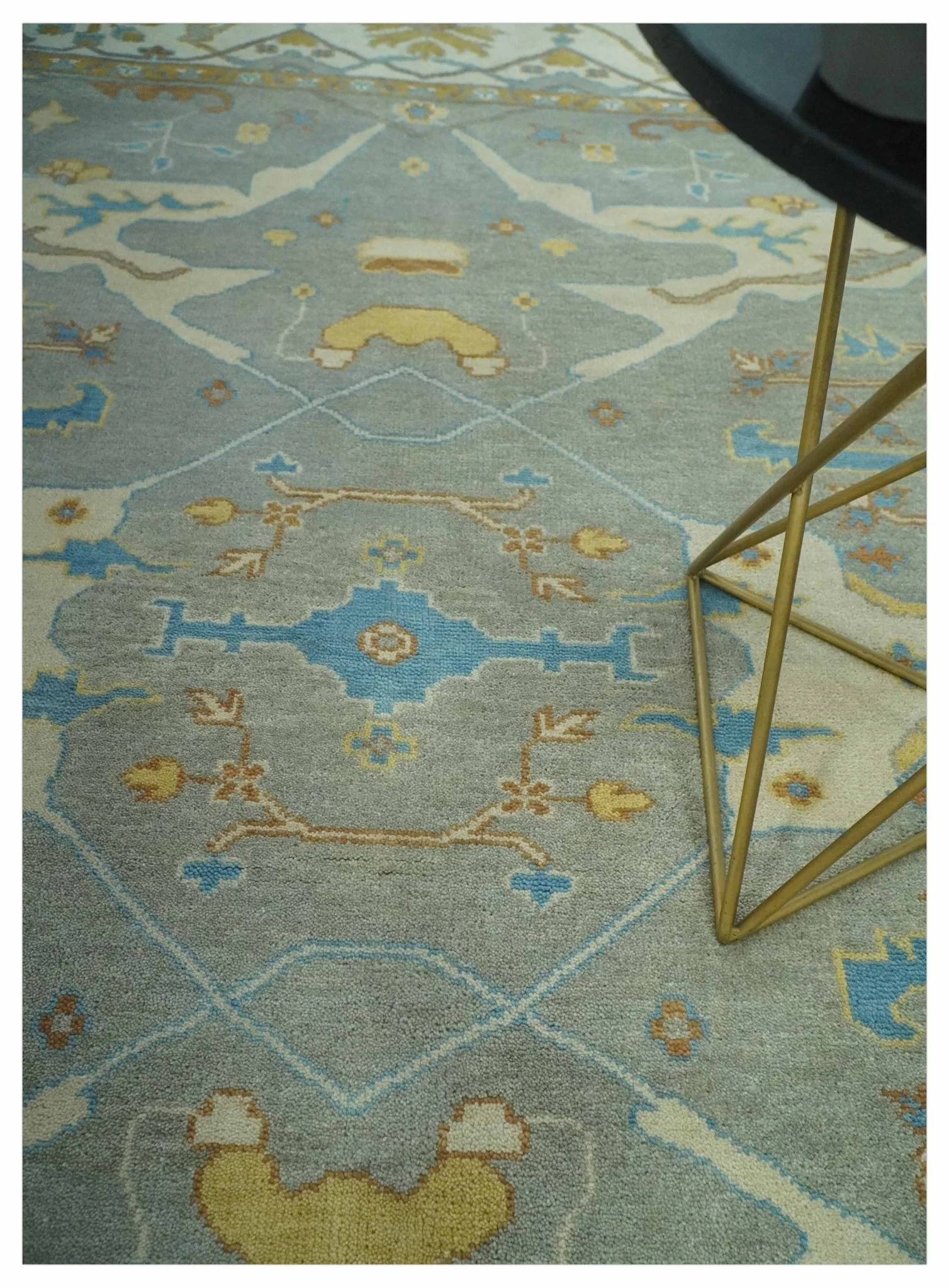Traditional Hand Knotted Silver and Ivory 8x10 Oriental Oushak wool area rug - Image 2