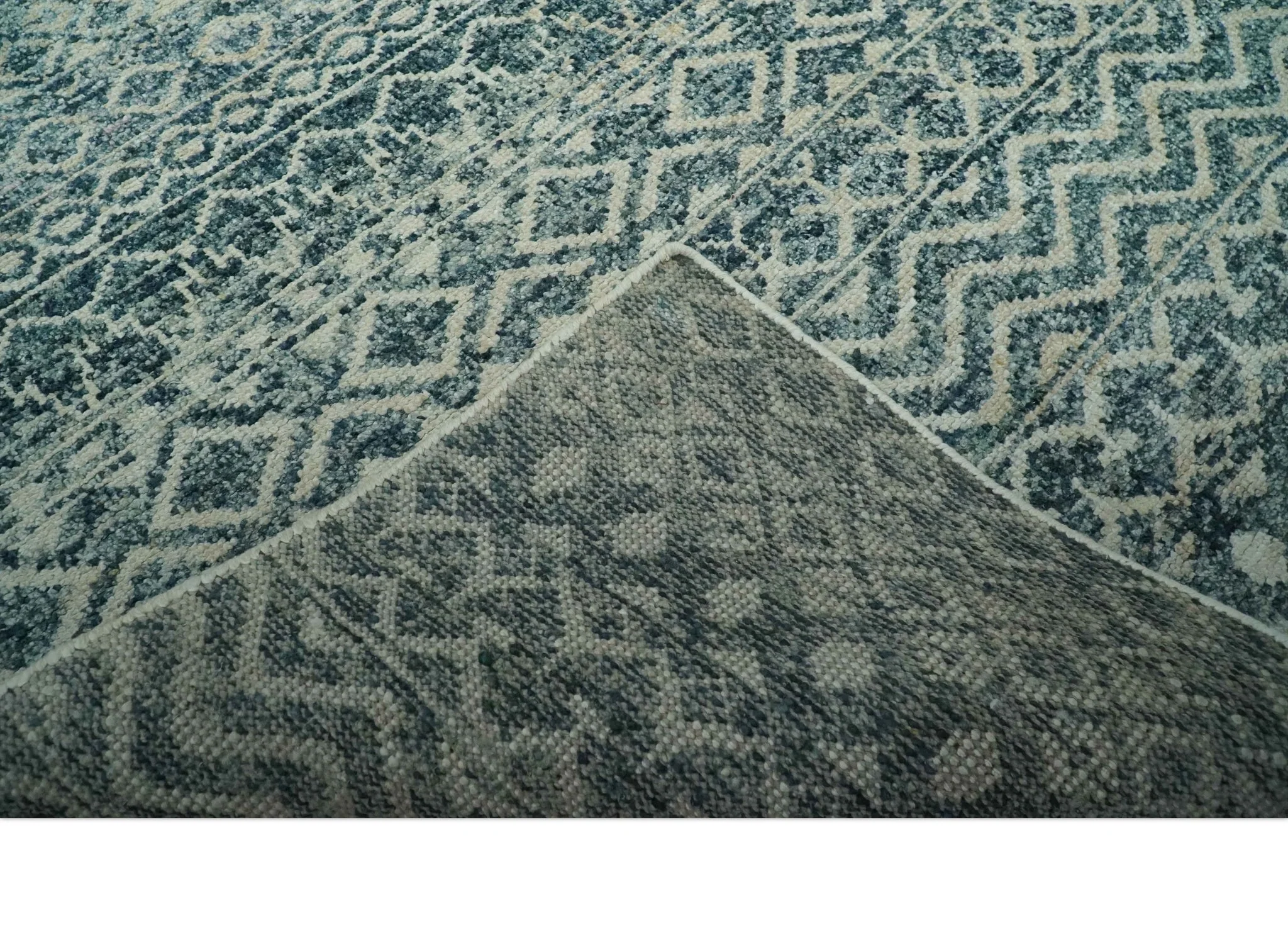 Teal and Ivory 5.6x8.6 Southwestern Tribal Trellis Recycled Art Silk Area Rug - Image 7