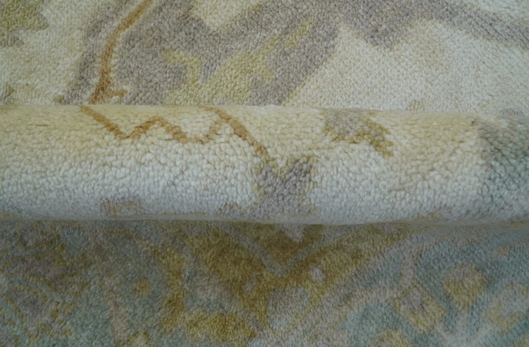 Hand Knotted Traditional Oushak Design Beige And Gray 6x9 Wool Area Rug - Image 8