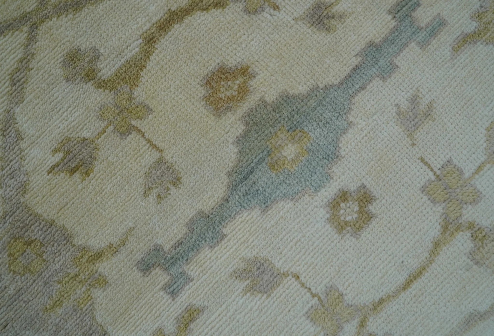 Hand Knotted Traditional Oushak Design Gray And Beige 8x10 Wool Rug - Image 7
