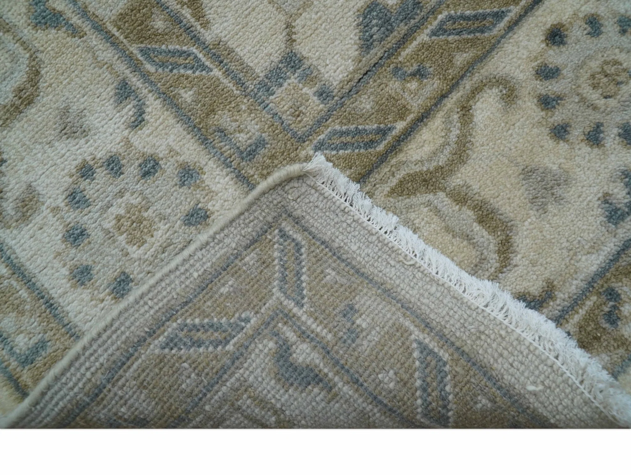 Hand Knotted Traditional Oushak Design Ivory And Gray 6x9 Wool Rug - Image 4