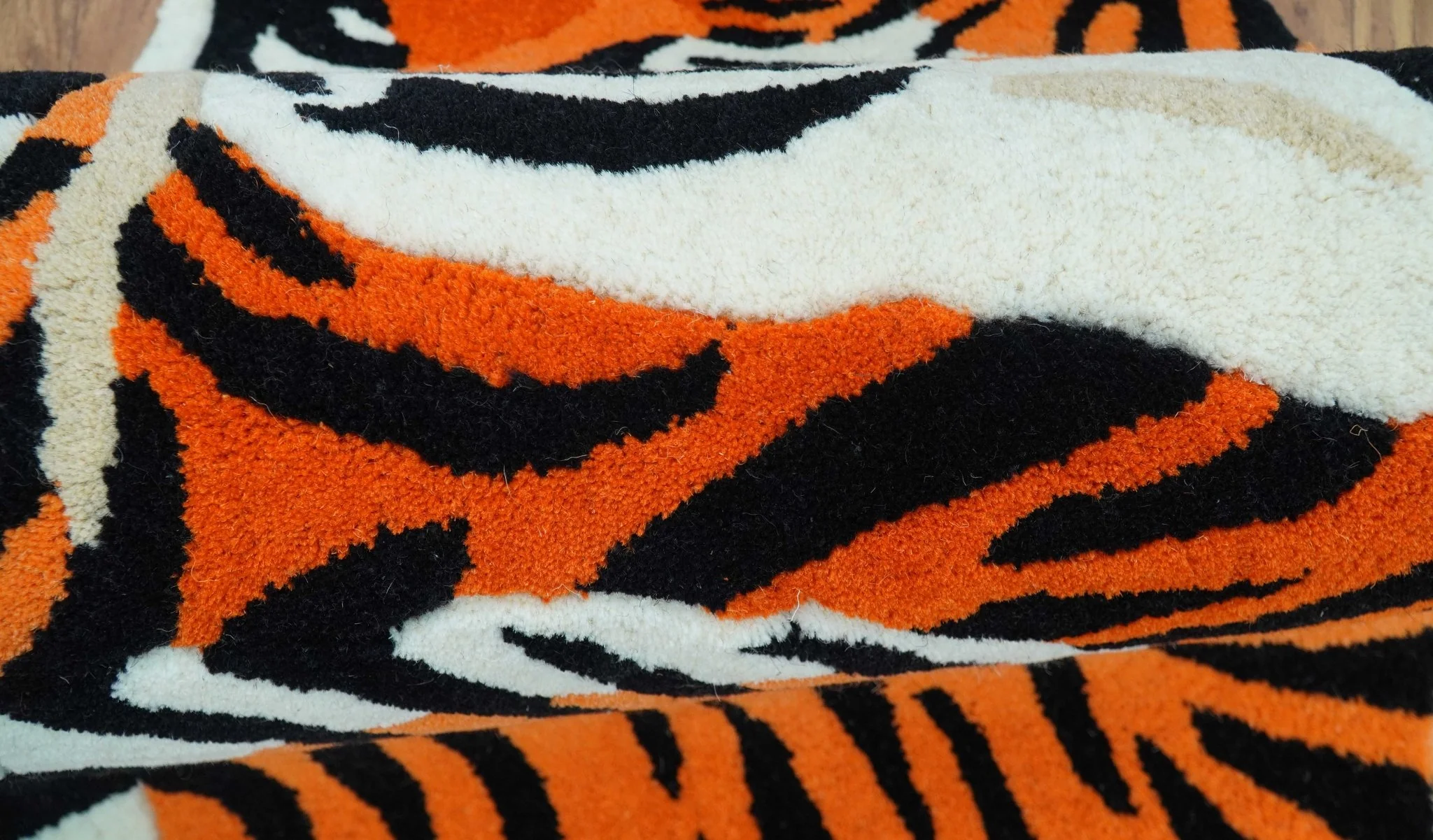 Hand Tufted 2x3 Animal Rust Baby Tiger Wool Area Rug - Image 5