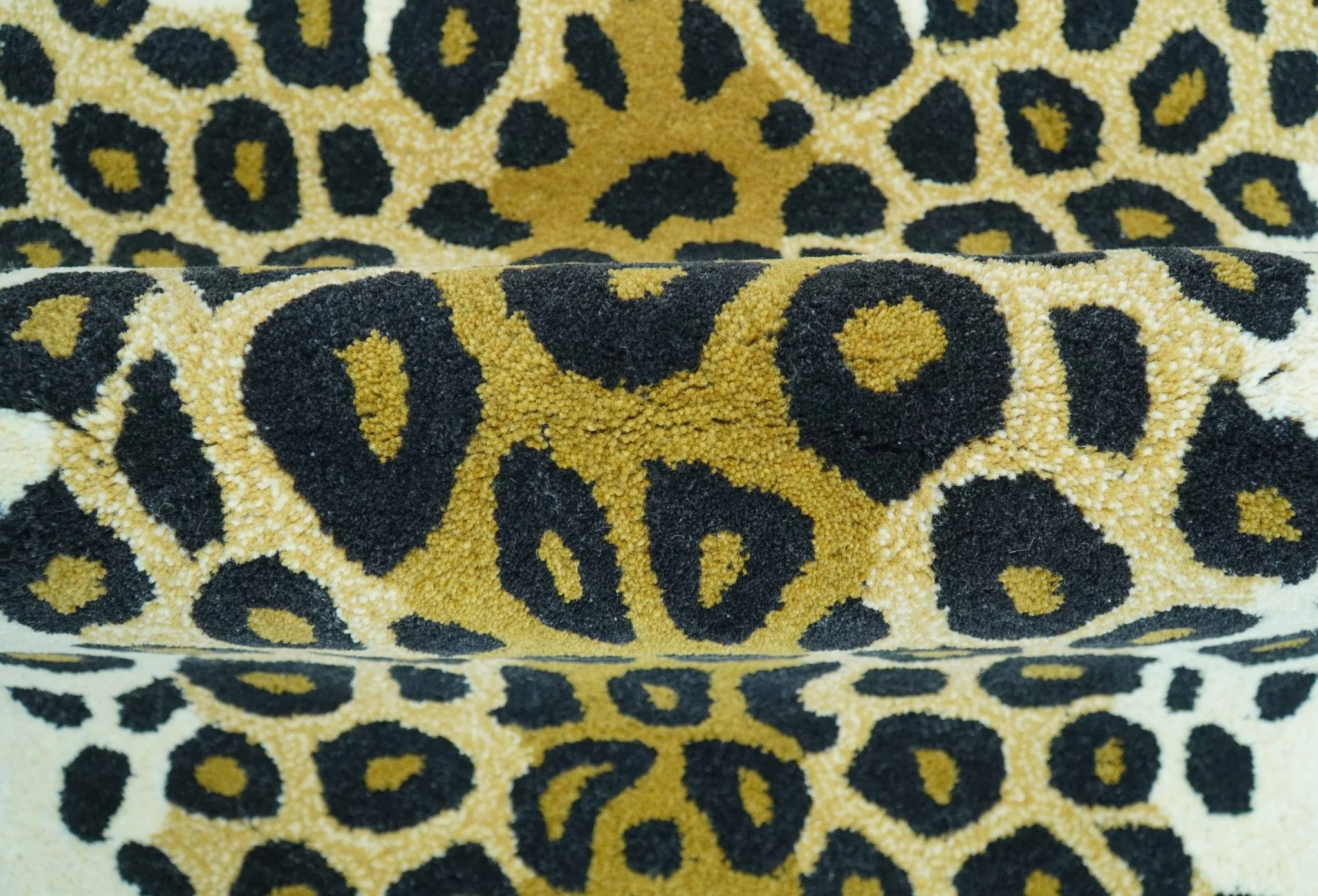 Hand Tufted Animal Leopard Gold And Black 3x5 Wool Area Rug - Image 5