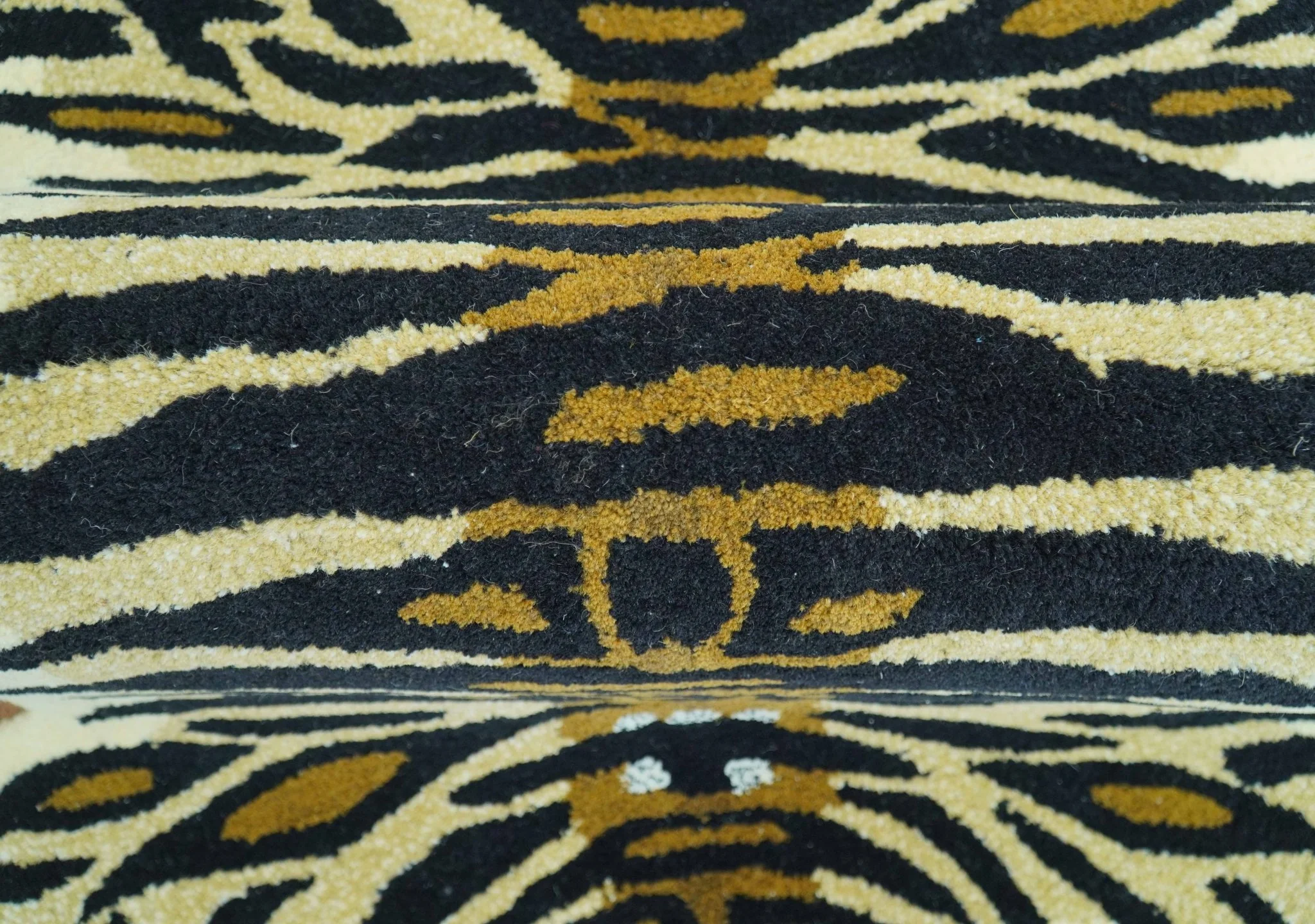 Hand Tufted Animal Tiger Black 3x5 Wool Area Rug - Image 5
