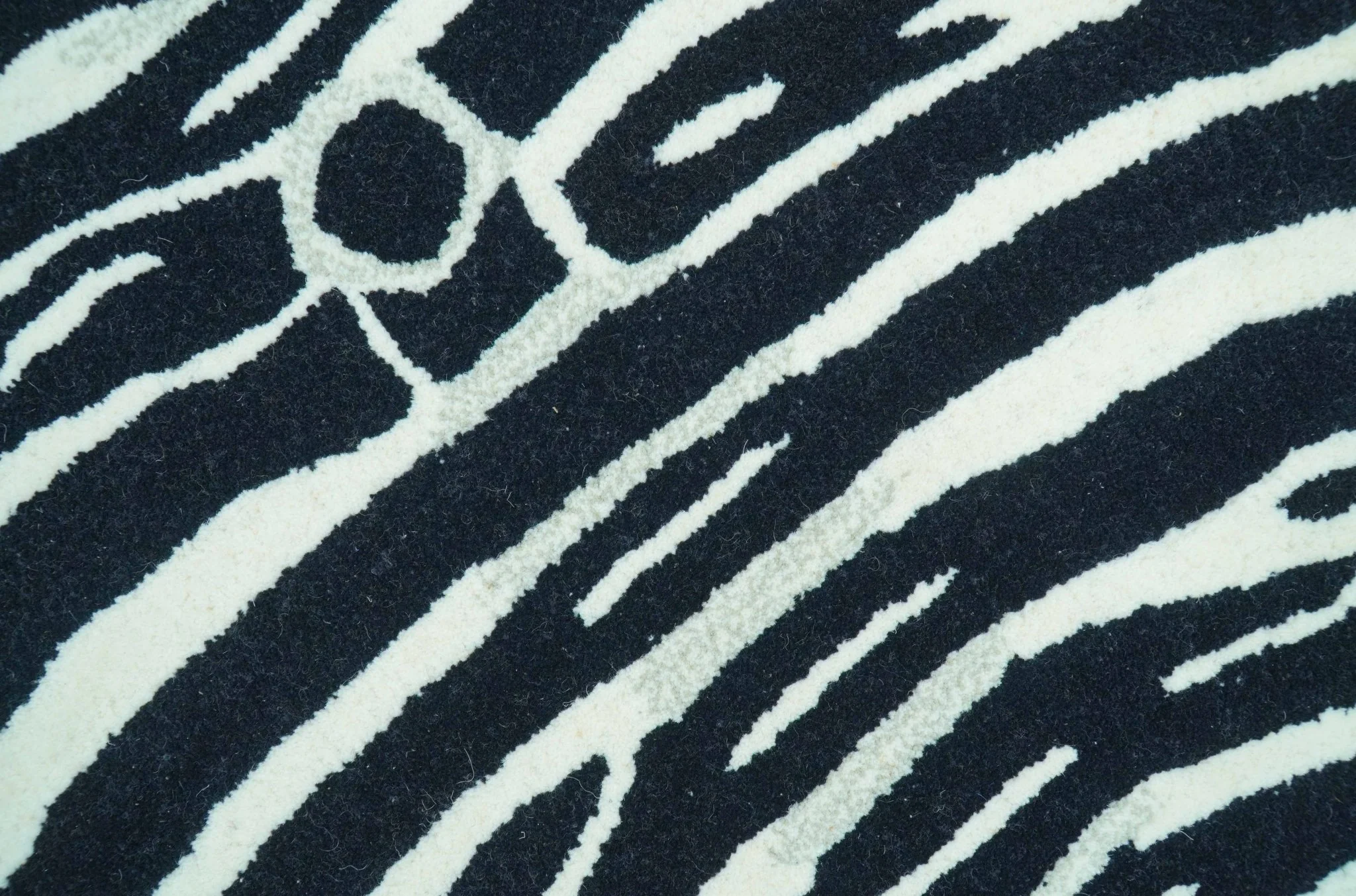 Hand Tufted Animal Zebra Black 3x5 Wool Area Rug - Image 3