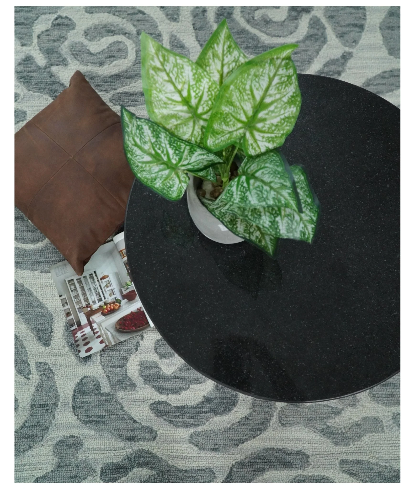 Hand Tufted Contemporary Gray and Silver Wool Area Rug - Image 4