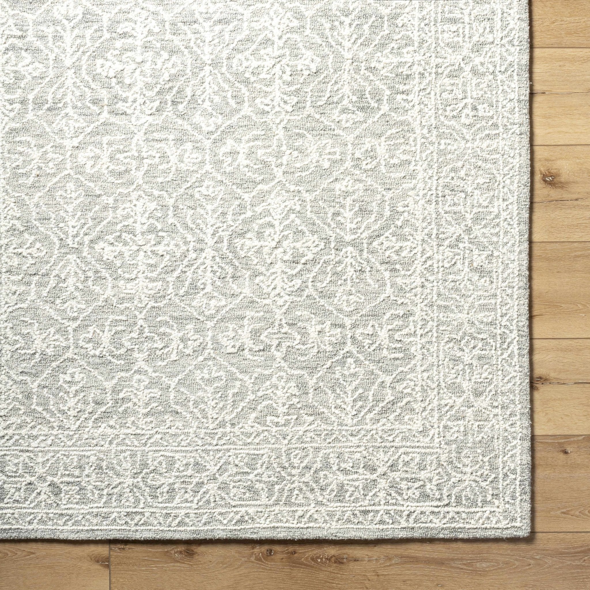 Hand Tufted Gray And Off White Traditional Wool Area Rug - Image 5