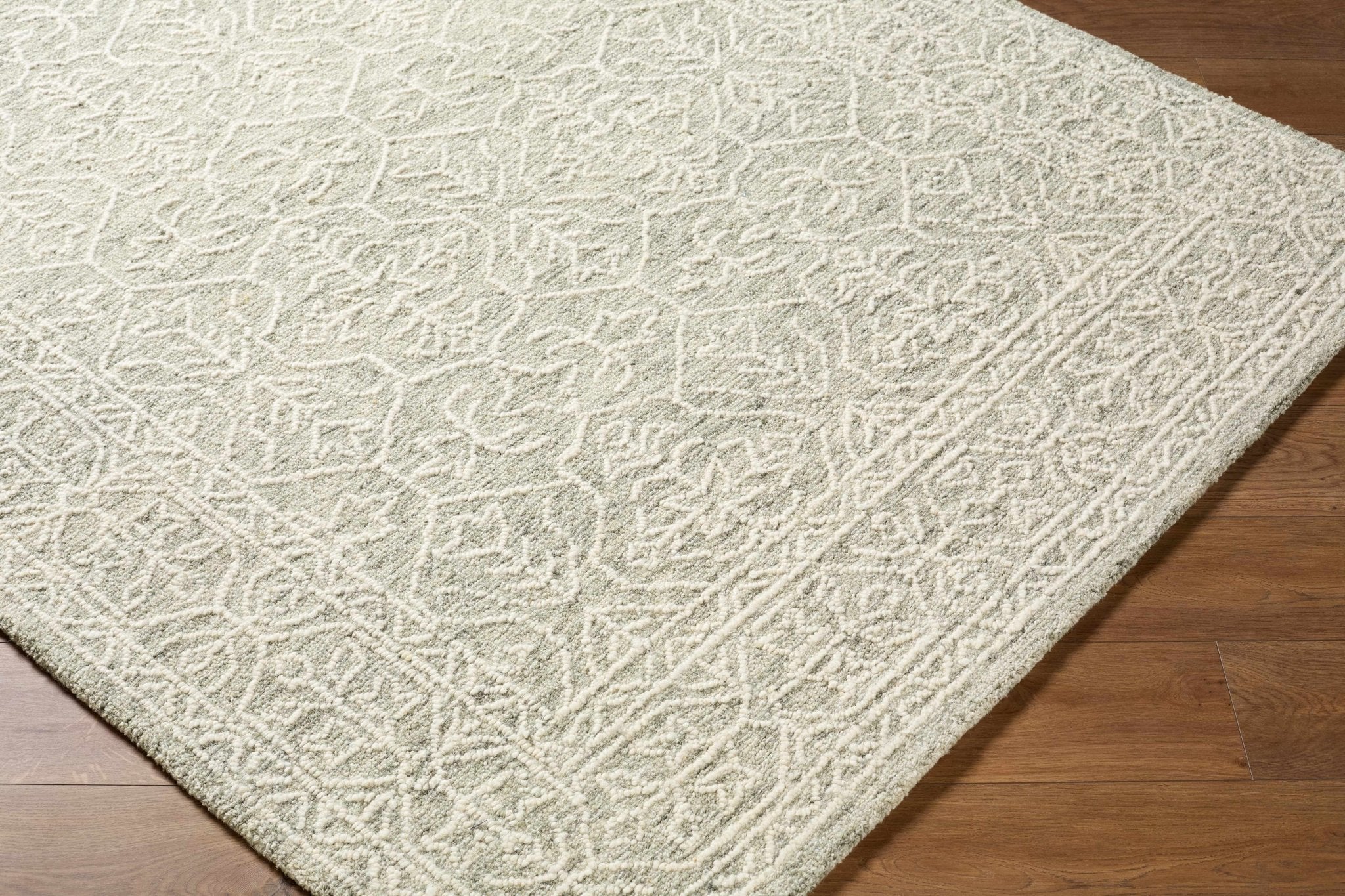 Hand Tufted Gray And Off White Traditional Wool Area Rug - Image 9