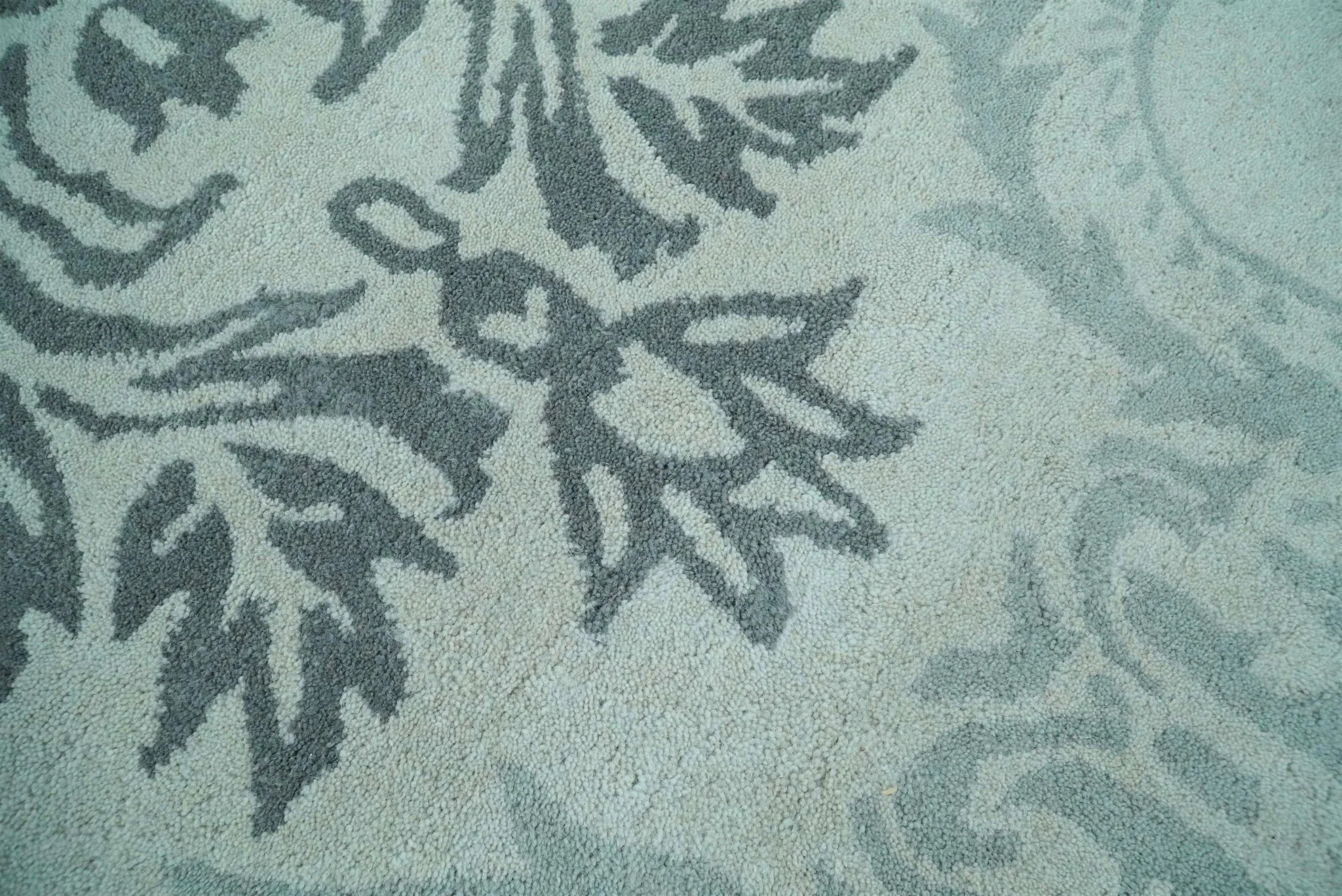 Hand tufted Ivory and Gray Contemporary area rug - Image 2