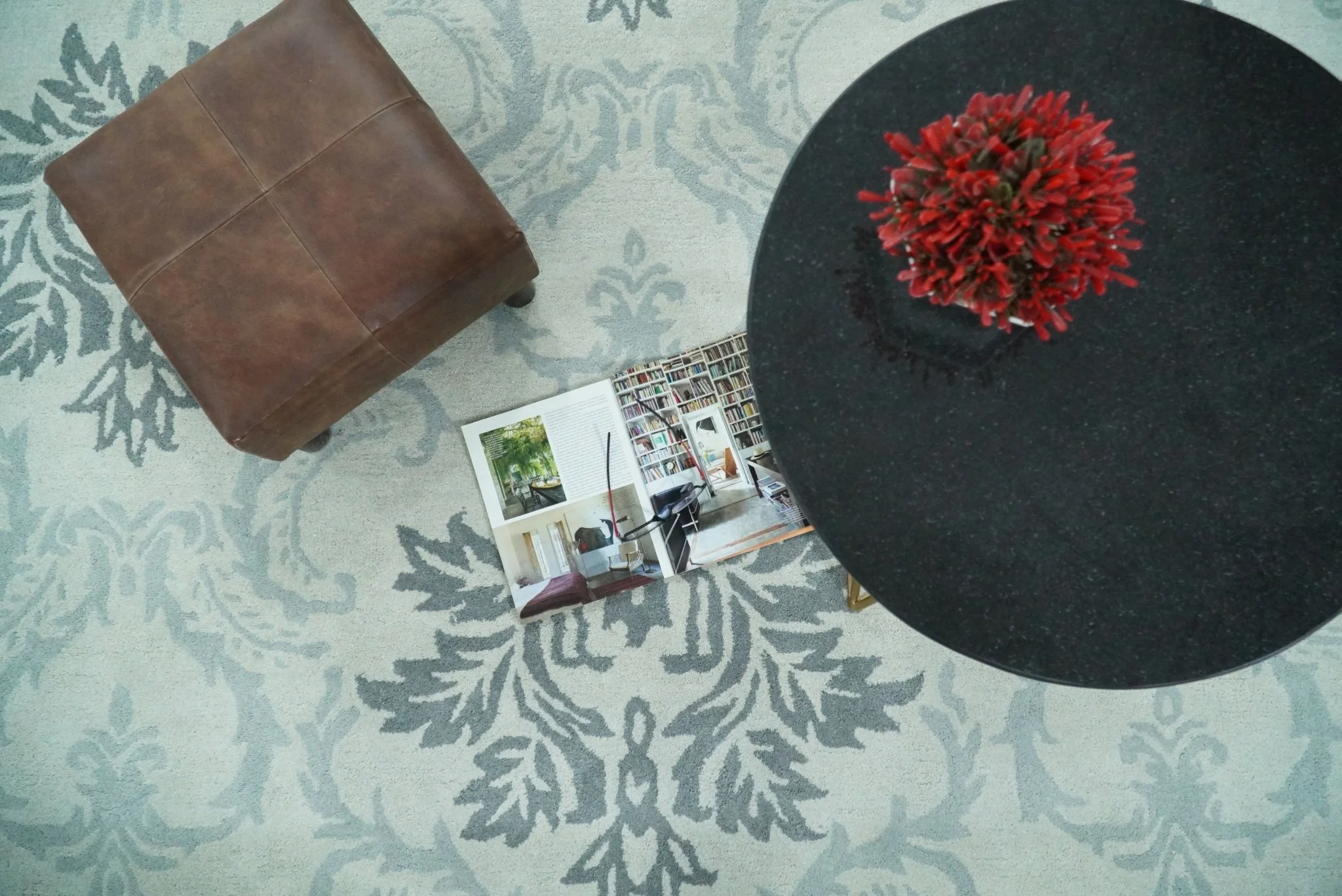Hand tufted Ivory and Gray Contemporary area rug - Image 4