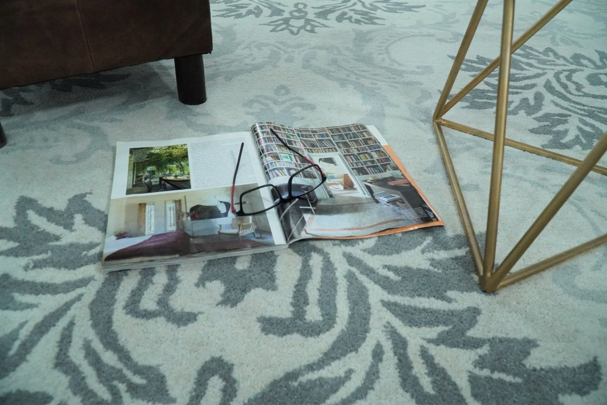 Hand tufted Ivory and Gray Contemporary area rug - Image 5