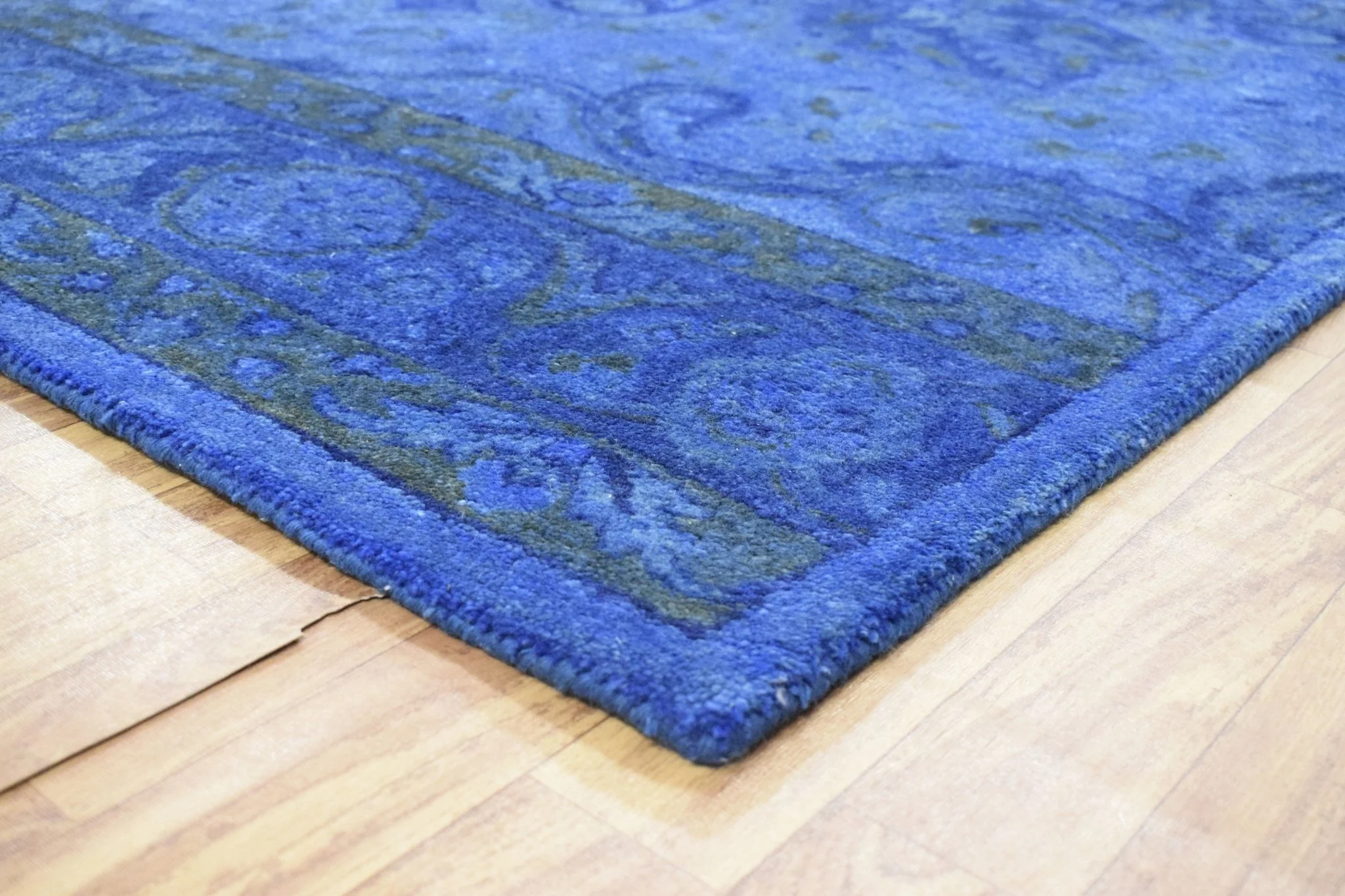 Hand Tufted Traditional Design Blue Overdyed Wool Area Rug - Image 3