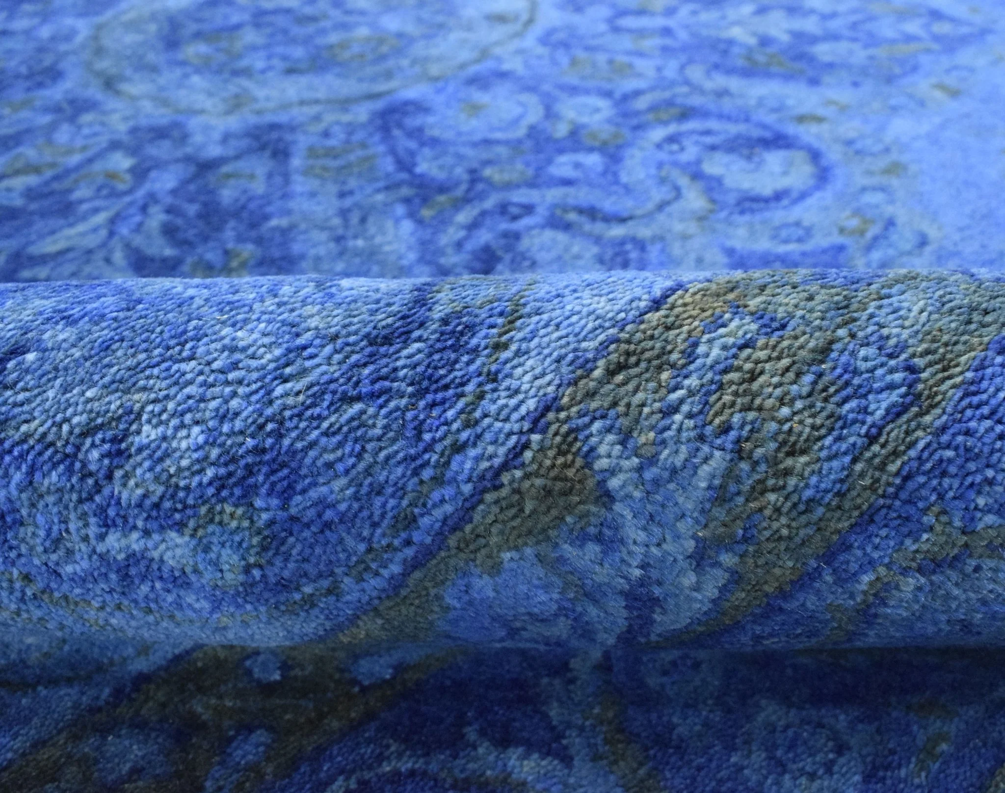 Hand Tufted Traditional Design Blue Overdyed Wool Area Rug - Image 6