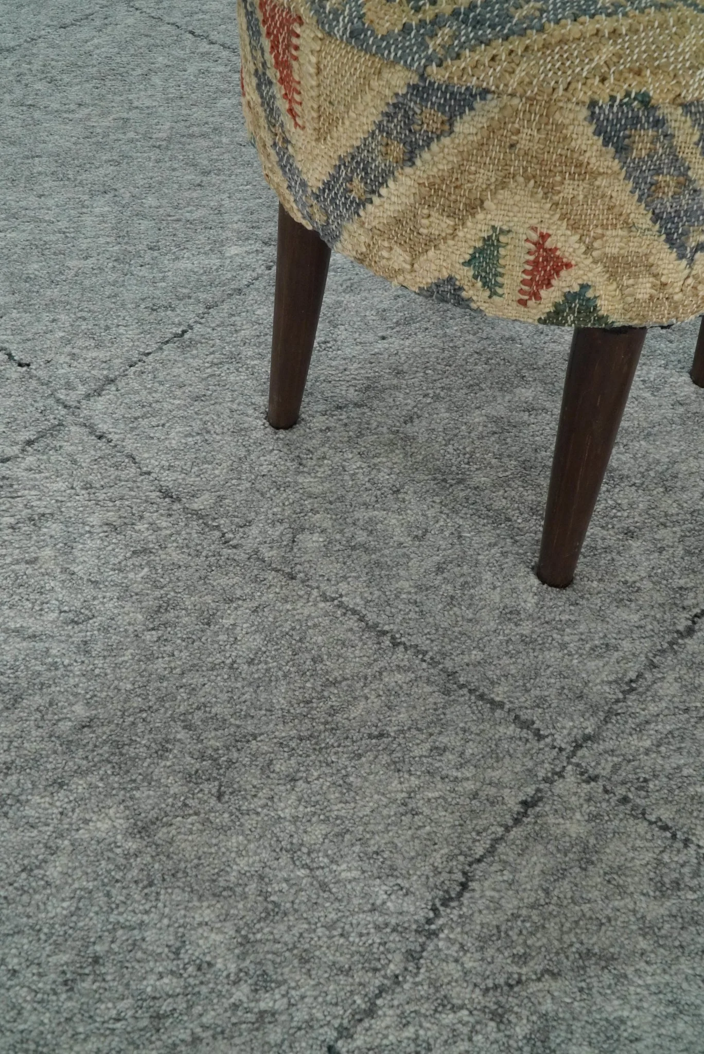 Silver and Gray Hand Woven 8x10 Trellis Moroccan Rug Made with Fine Wool | TRDCP78810 - Image 4