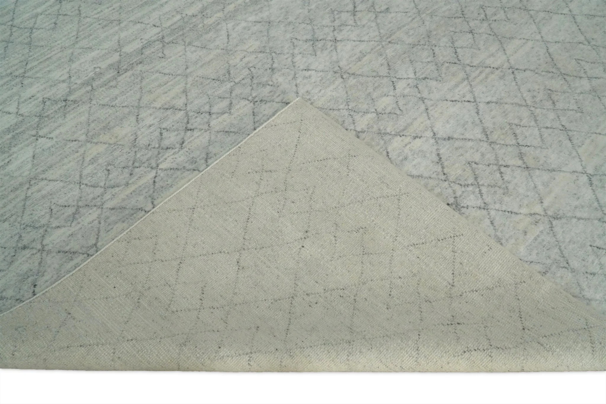 Hand Woven Silver and Gray 8x10 Trellis Moroccan Rug Made with Fine Wool | TRDCP79810 - Image 8