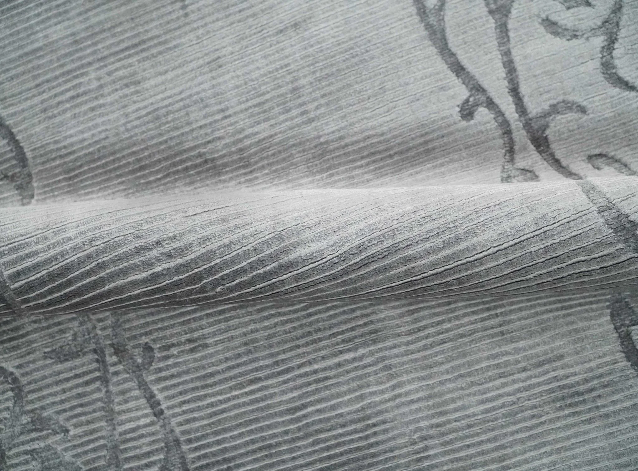 3x5 Hand Woven and Carved Silver and Gray Floral Art Silk Rug | KNT10 - Image 4