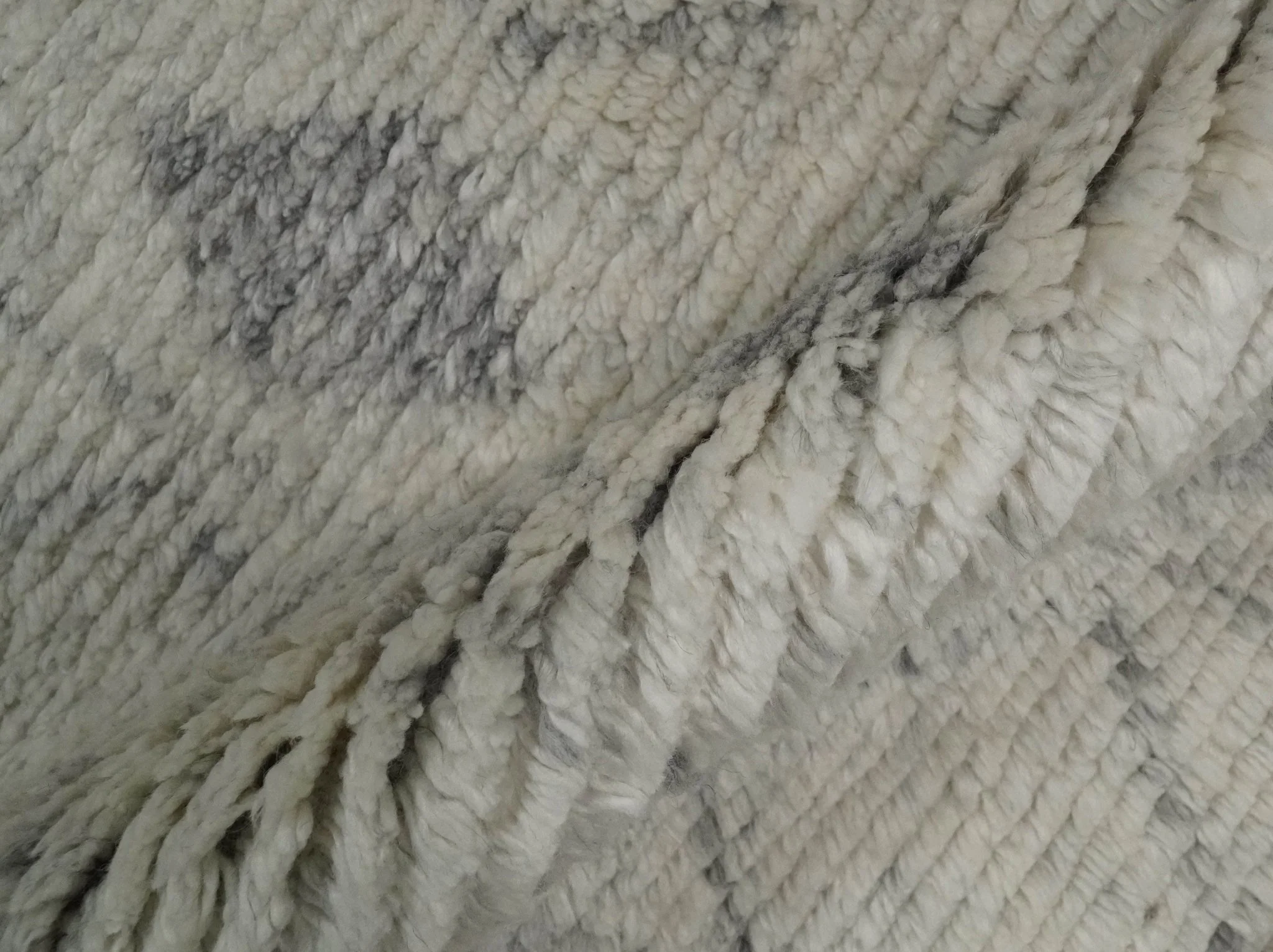 Hand Woven Beige and Gray 2x3 Trellis Moroccan Rug Made with Fine Wool | TRDCP79723 - Image 4
