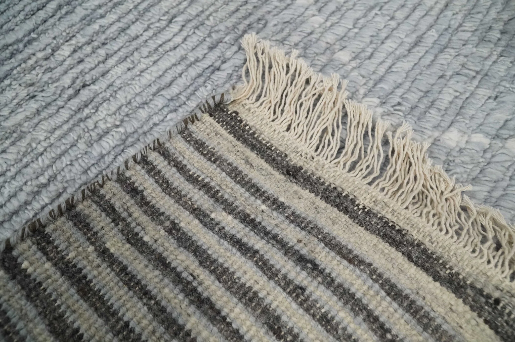 Hand Woven Blue and White  2x3 Trellis Moroccan Rug Made with Fine Wool | TRDCP79523 - Image 5