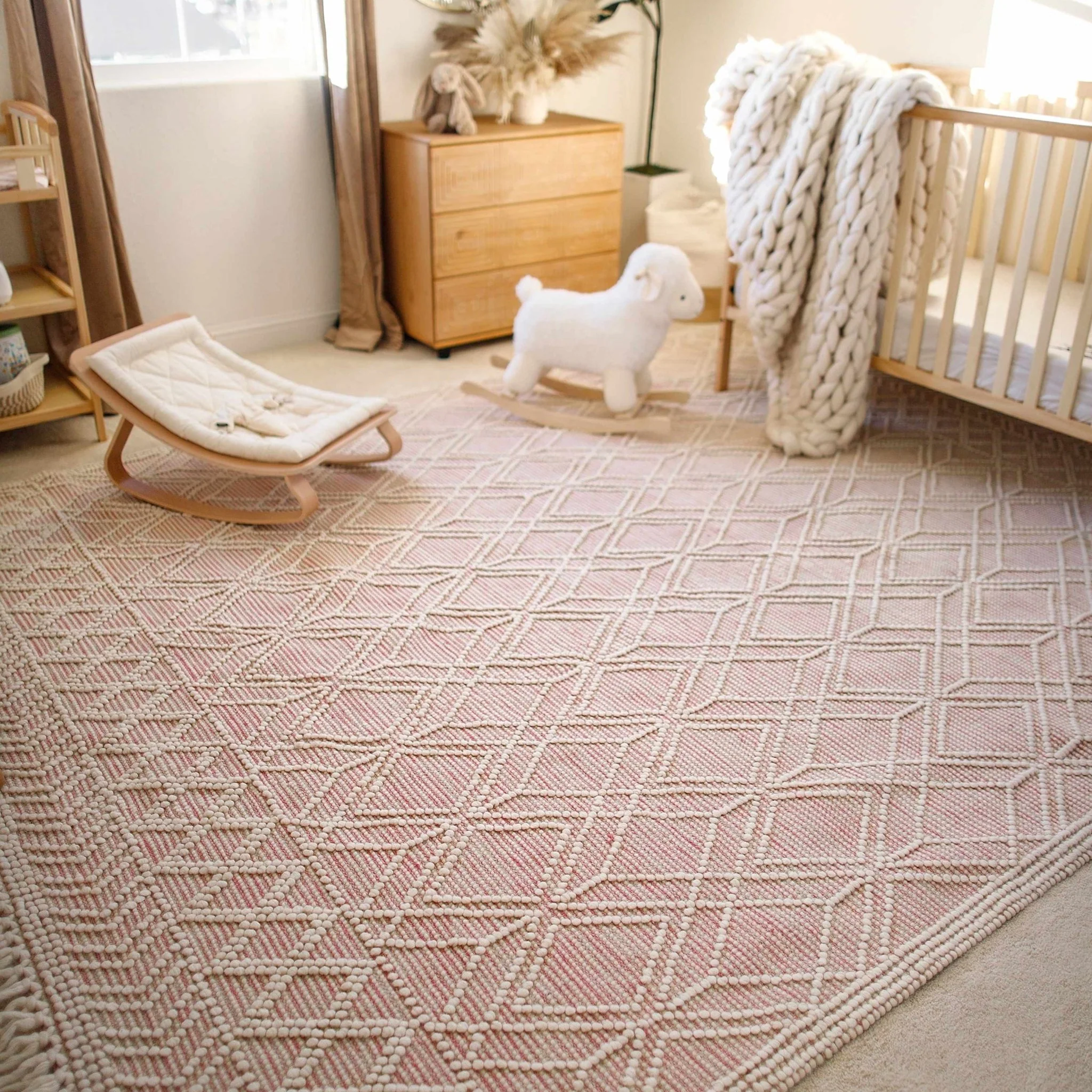 Hand Woven Contemporary Ivory and Peach Tribal Trellis Design Wool Area Rug - Image 2