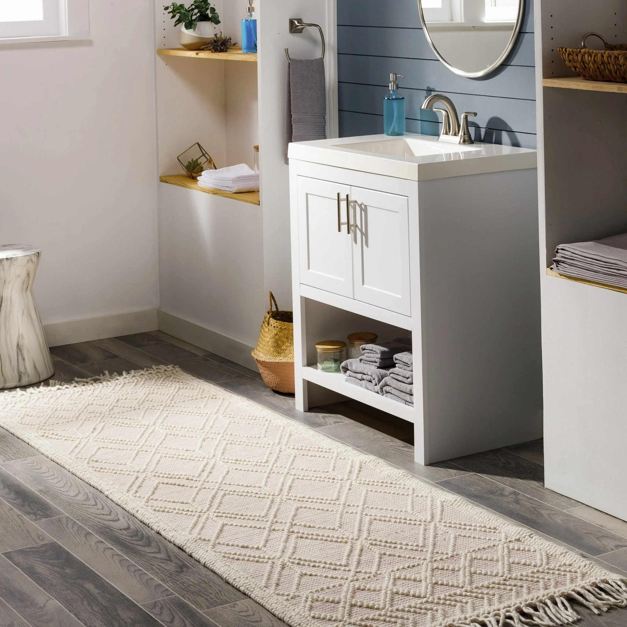 Hand Woven Contemporary Ivory and Peach Tribal Trellis Design Wool Area Rug - Image 3