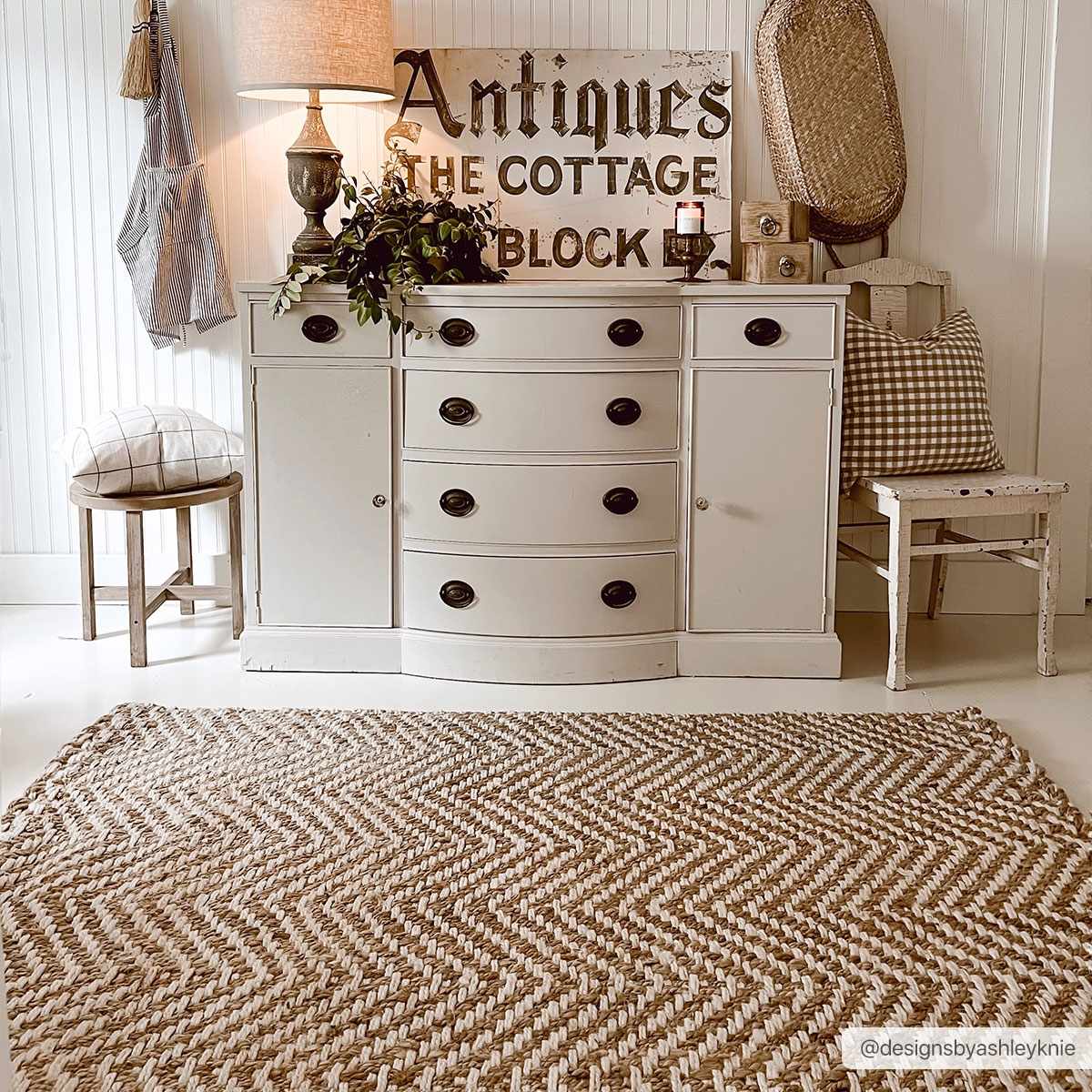 Hand Woven Ivory and Gold Textured Chevron Design Multi Size Jute Area Rug - Image 2